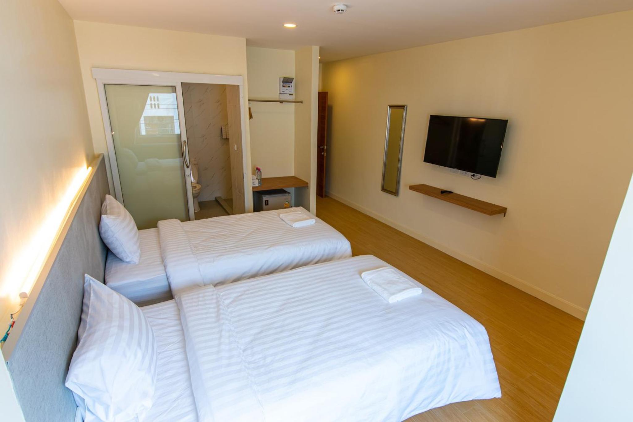 Standard Twin Room - Photo 1