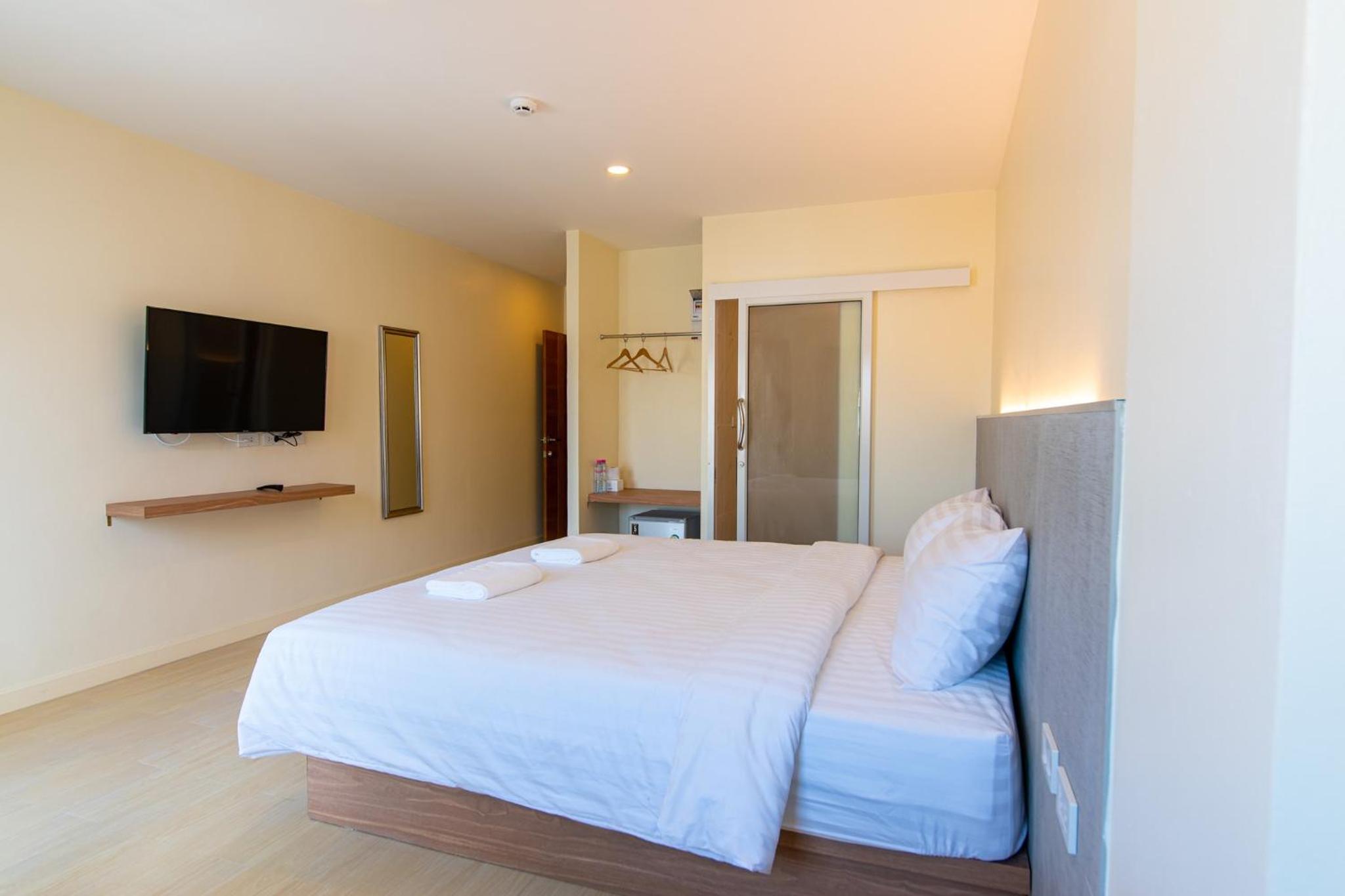 Deluxe Double Room with Balcony photo 1