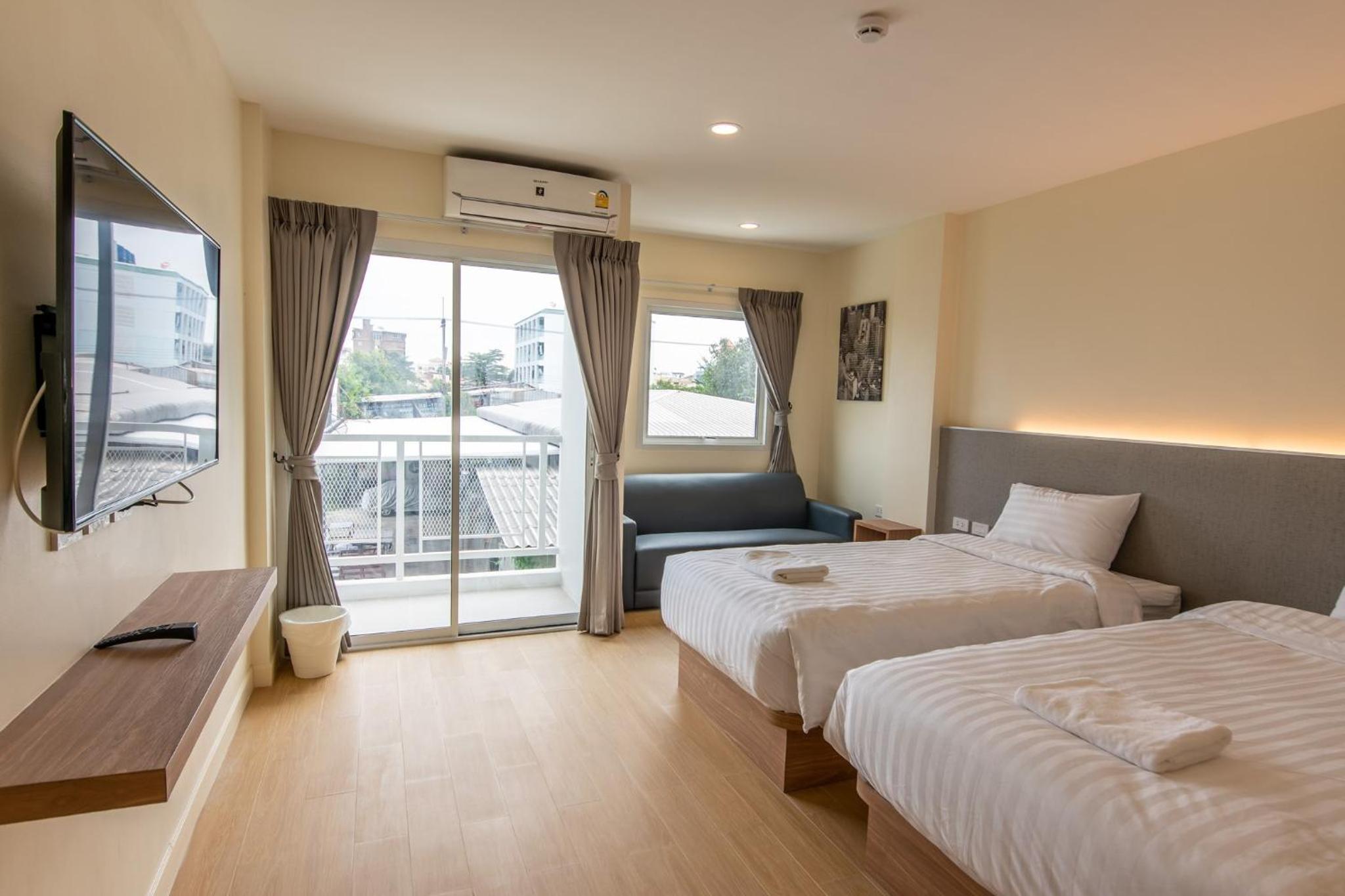 Twin Room with Balcony photo 3
