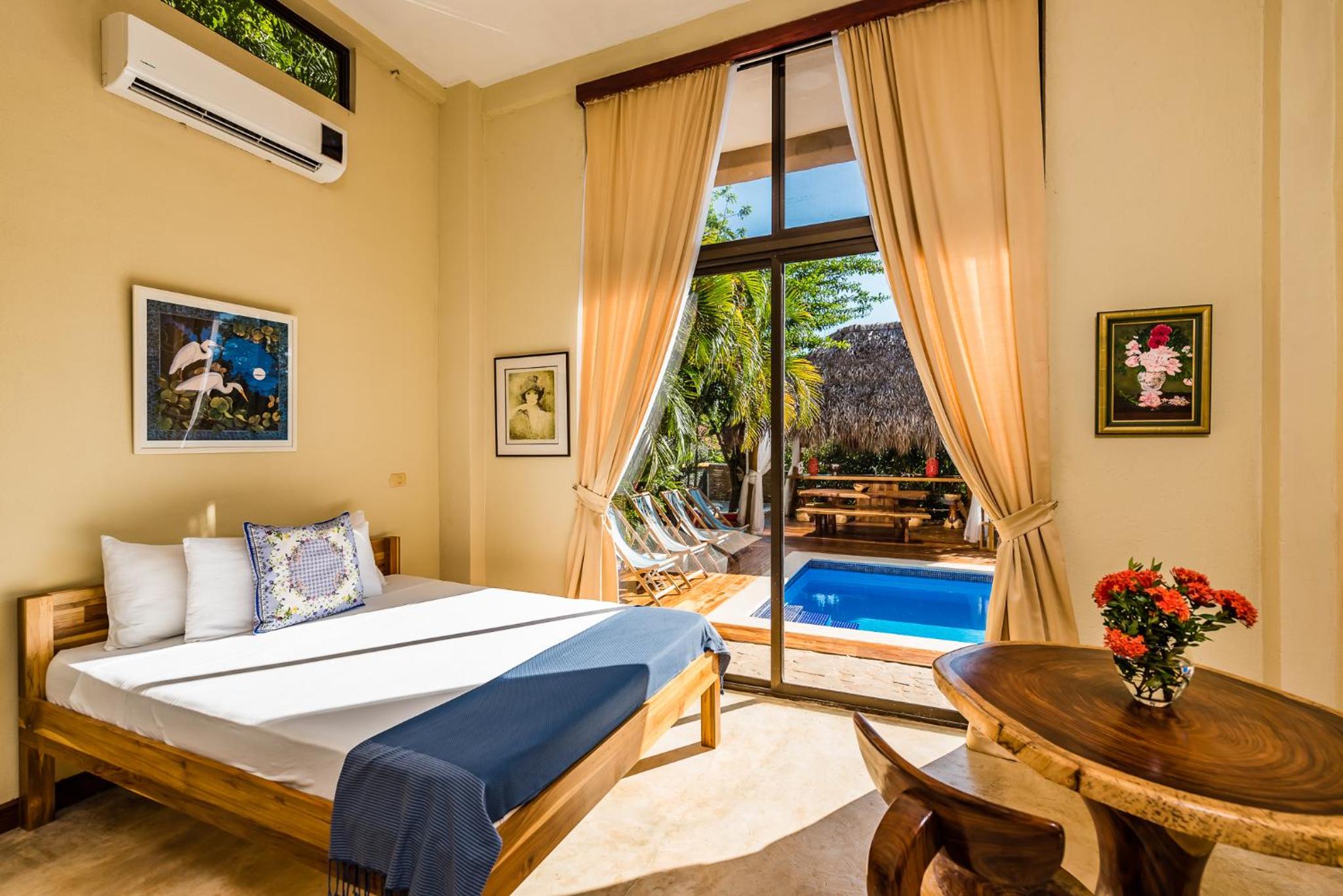 Double Room with Pool View photo 2