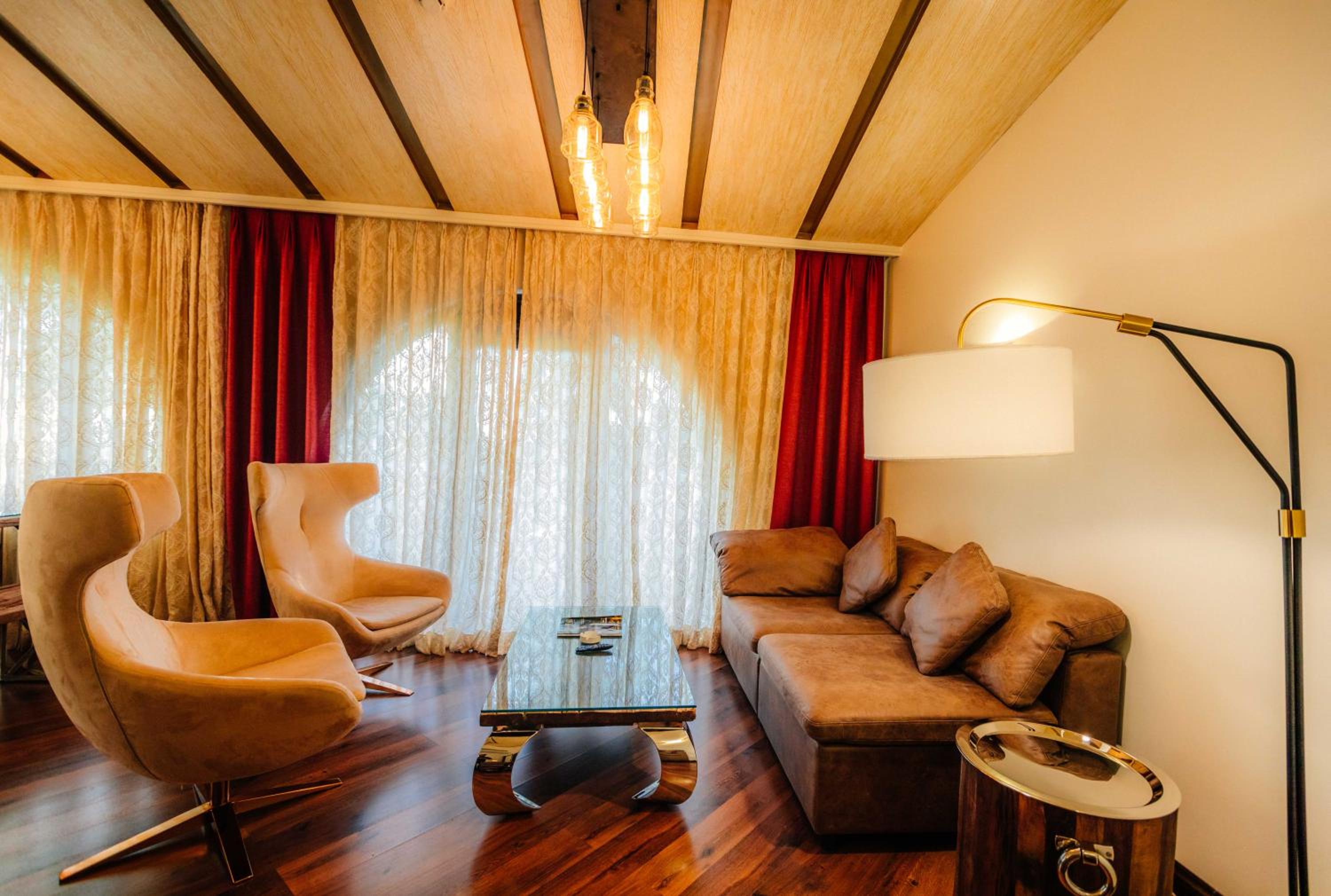 King Suite - Photo 7