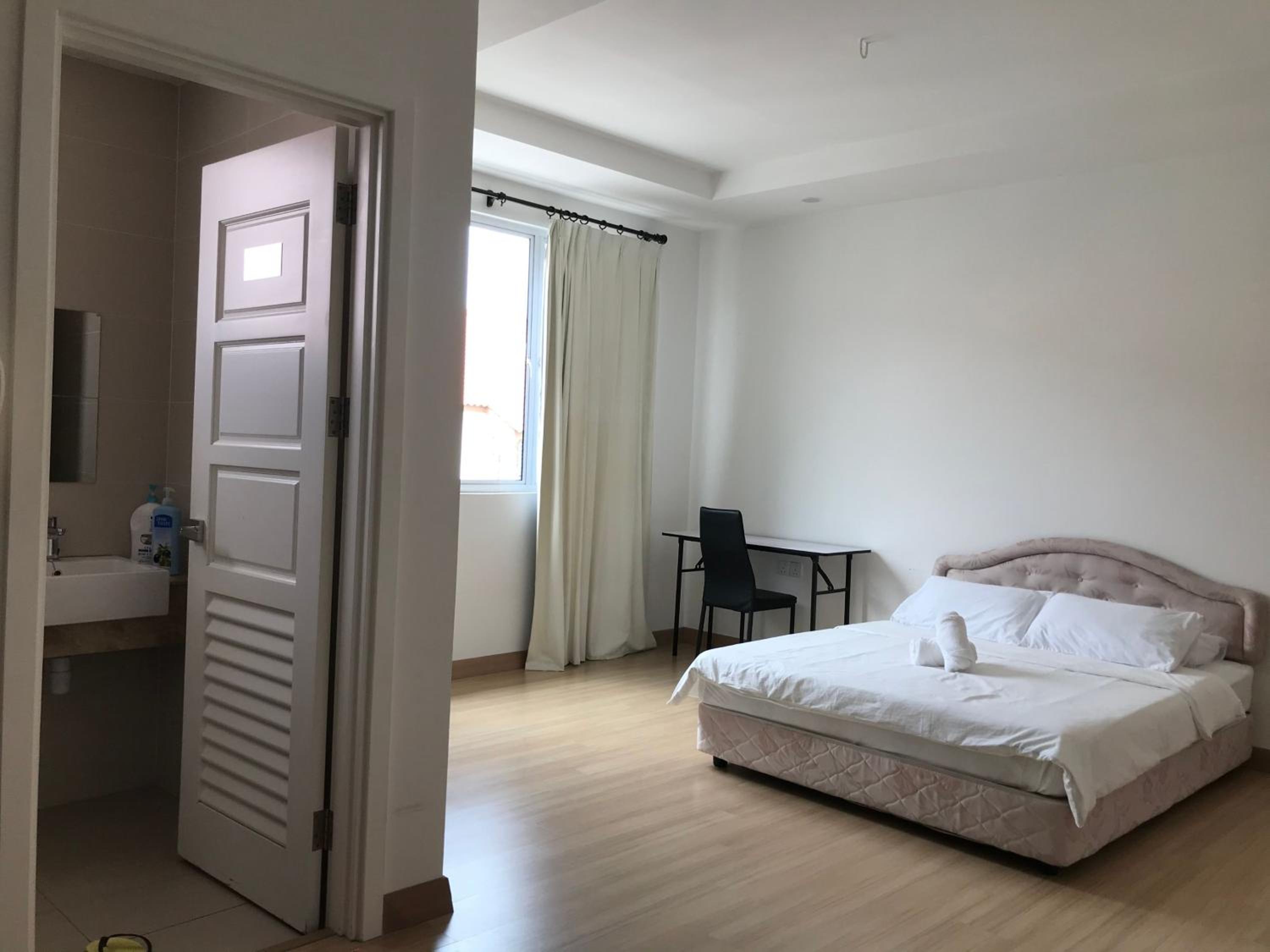 Queen Room - Photo 1