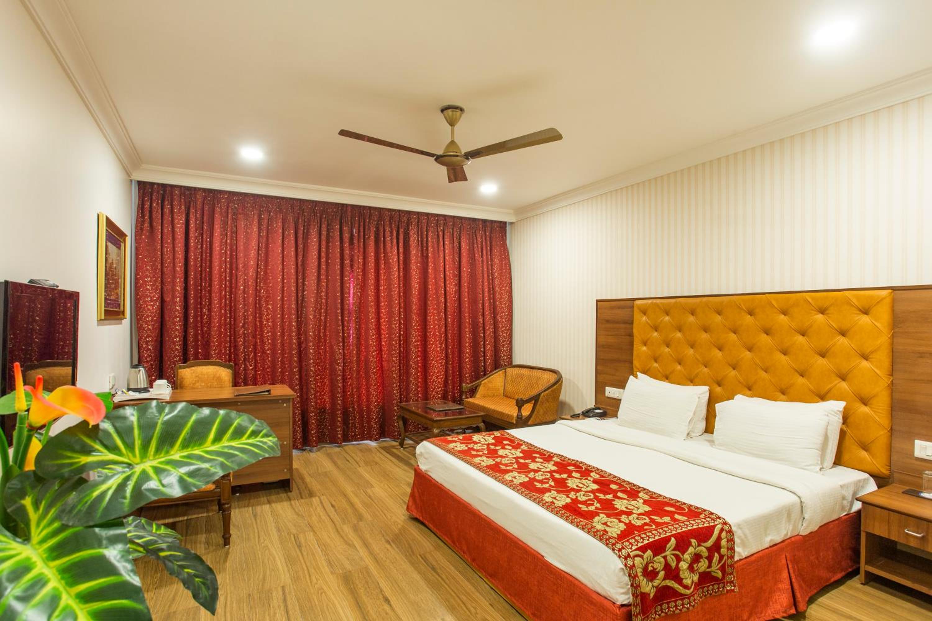 Deluxe Double Room - Photo 1