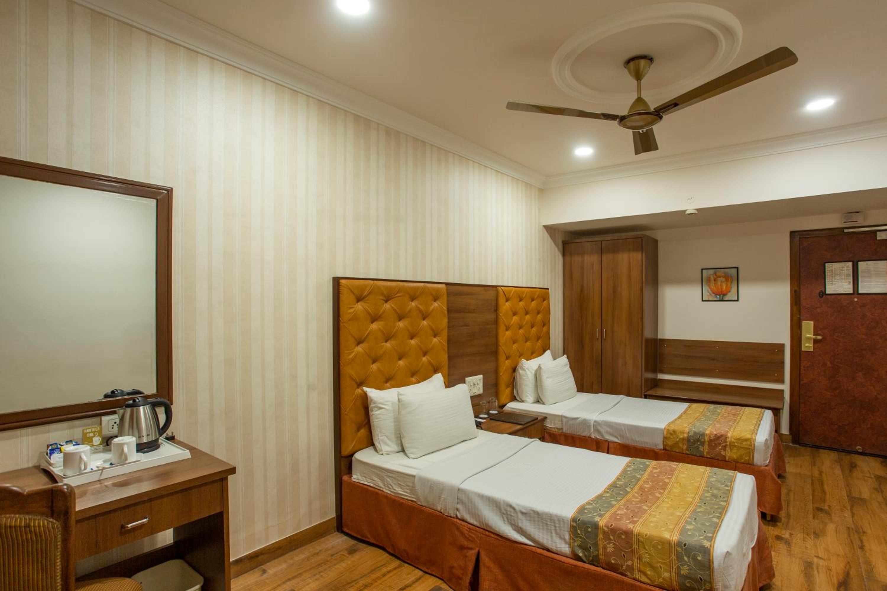 Superior Twin Room - Photo 4