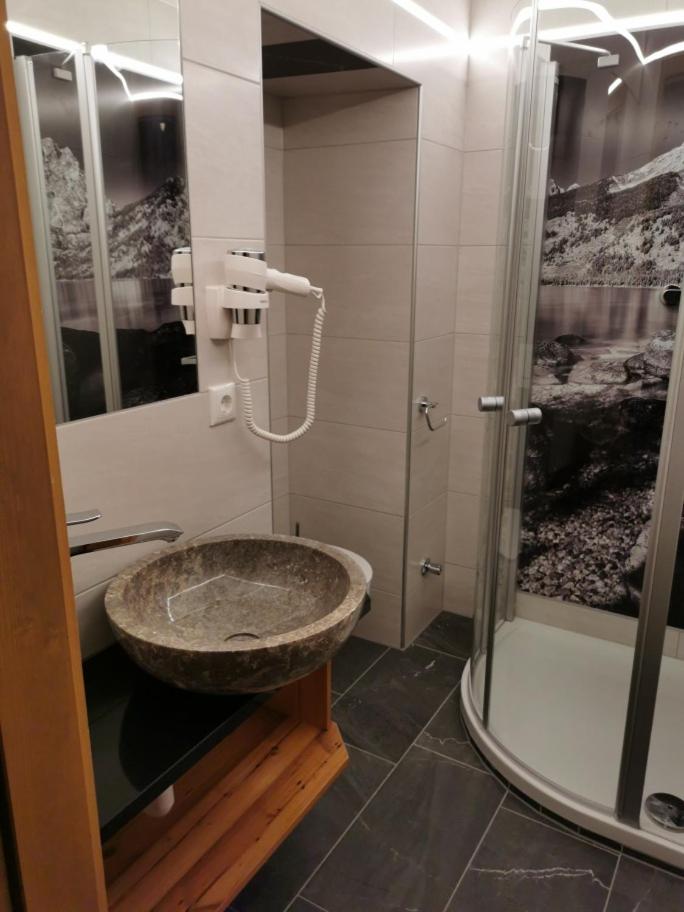 Two-Bedroom Apartment with Balcony photo 2