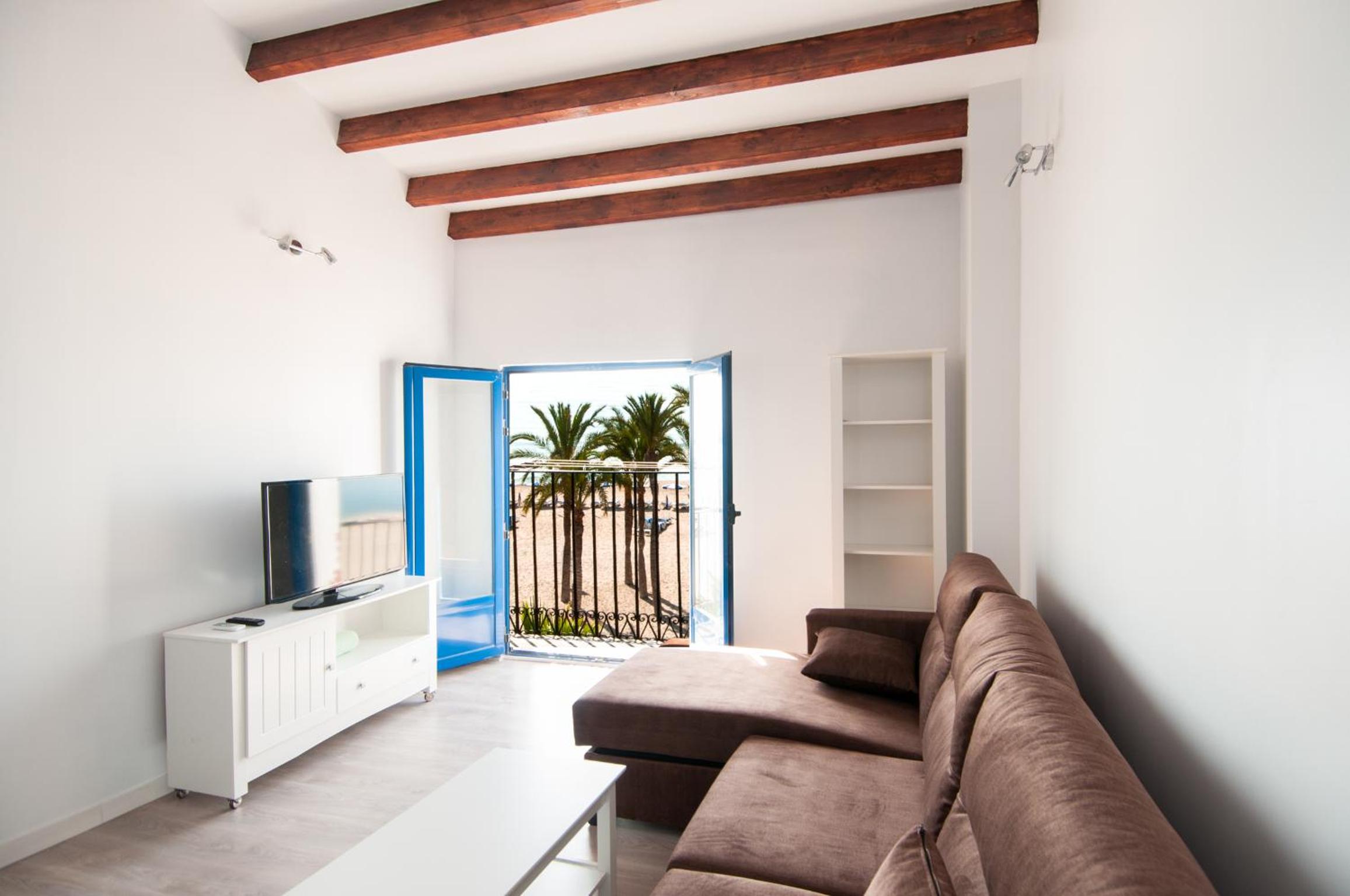 One-Bedroom Apartment - Photo 6