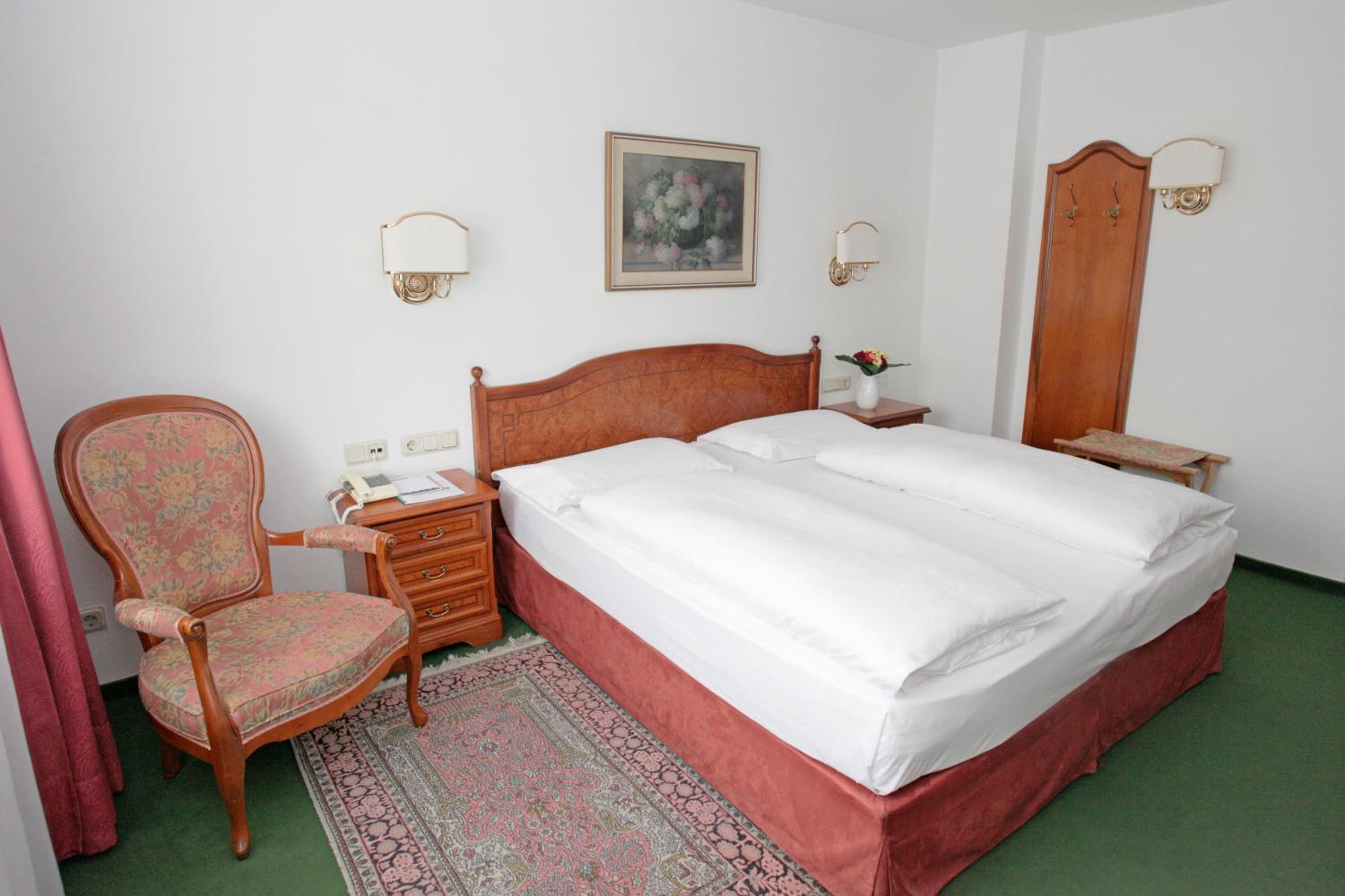 Standard Double Room - Photo 4