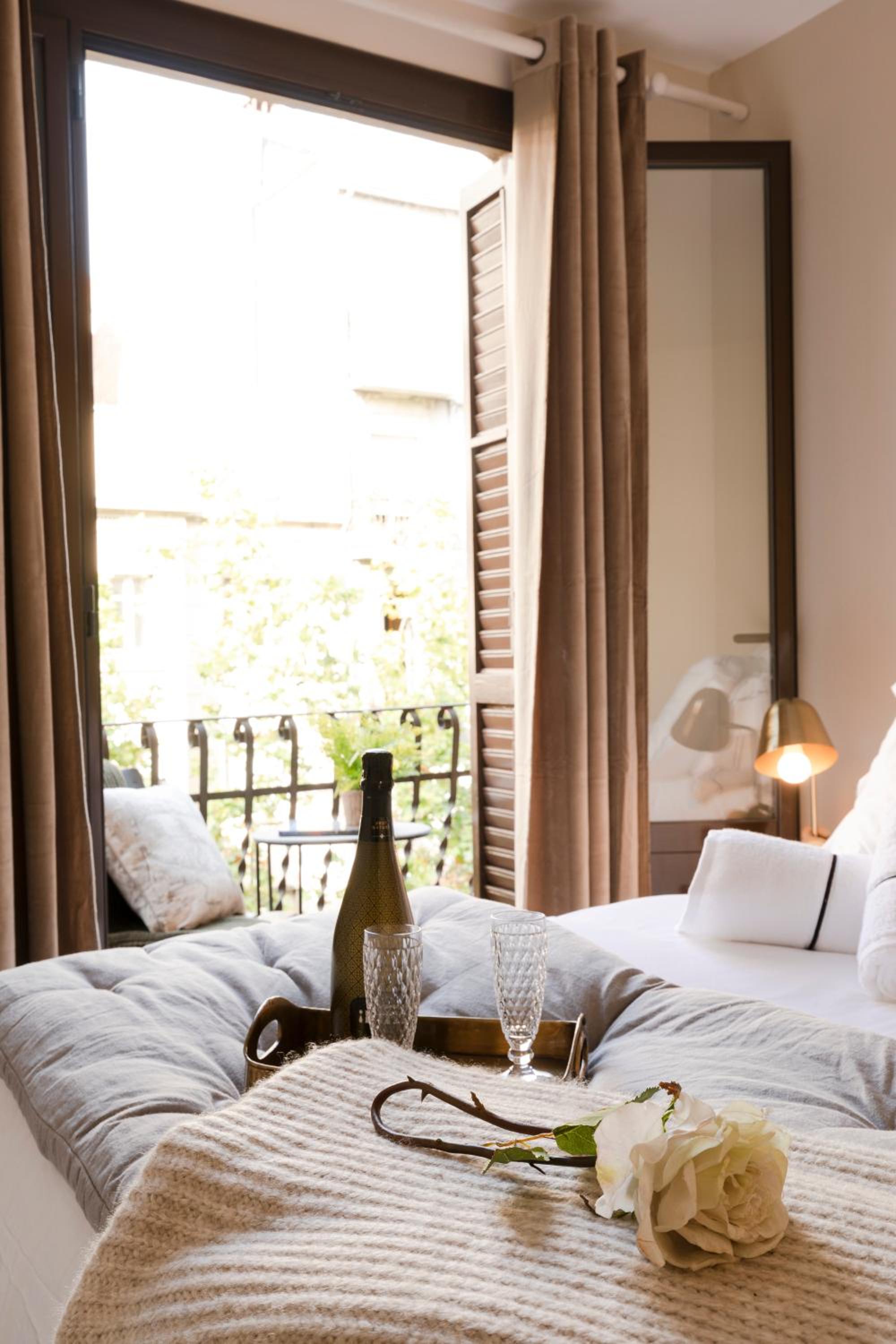 Apartment with Balcony photo 3