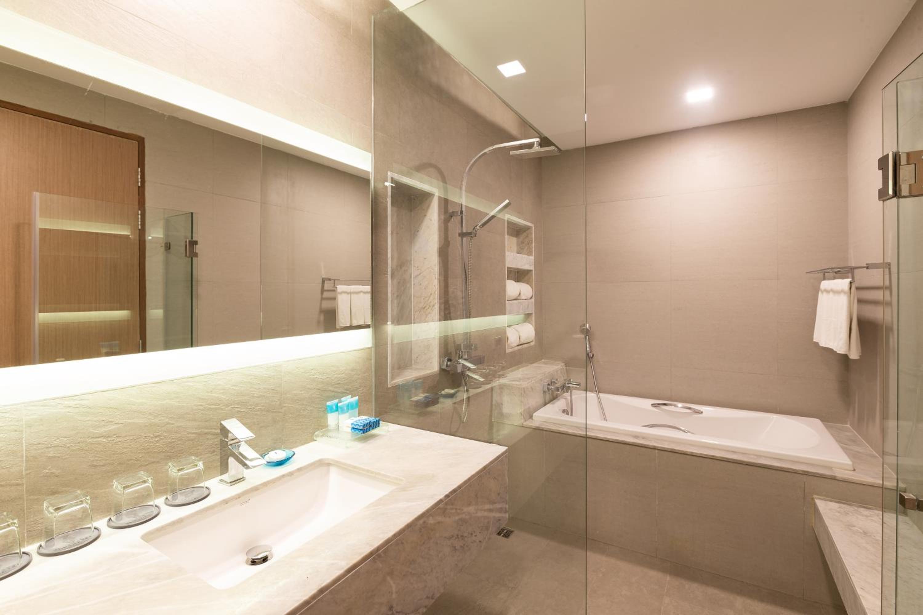 Deluxe Family Quad Room with Breakfast  - Photo 5