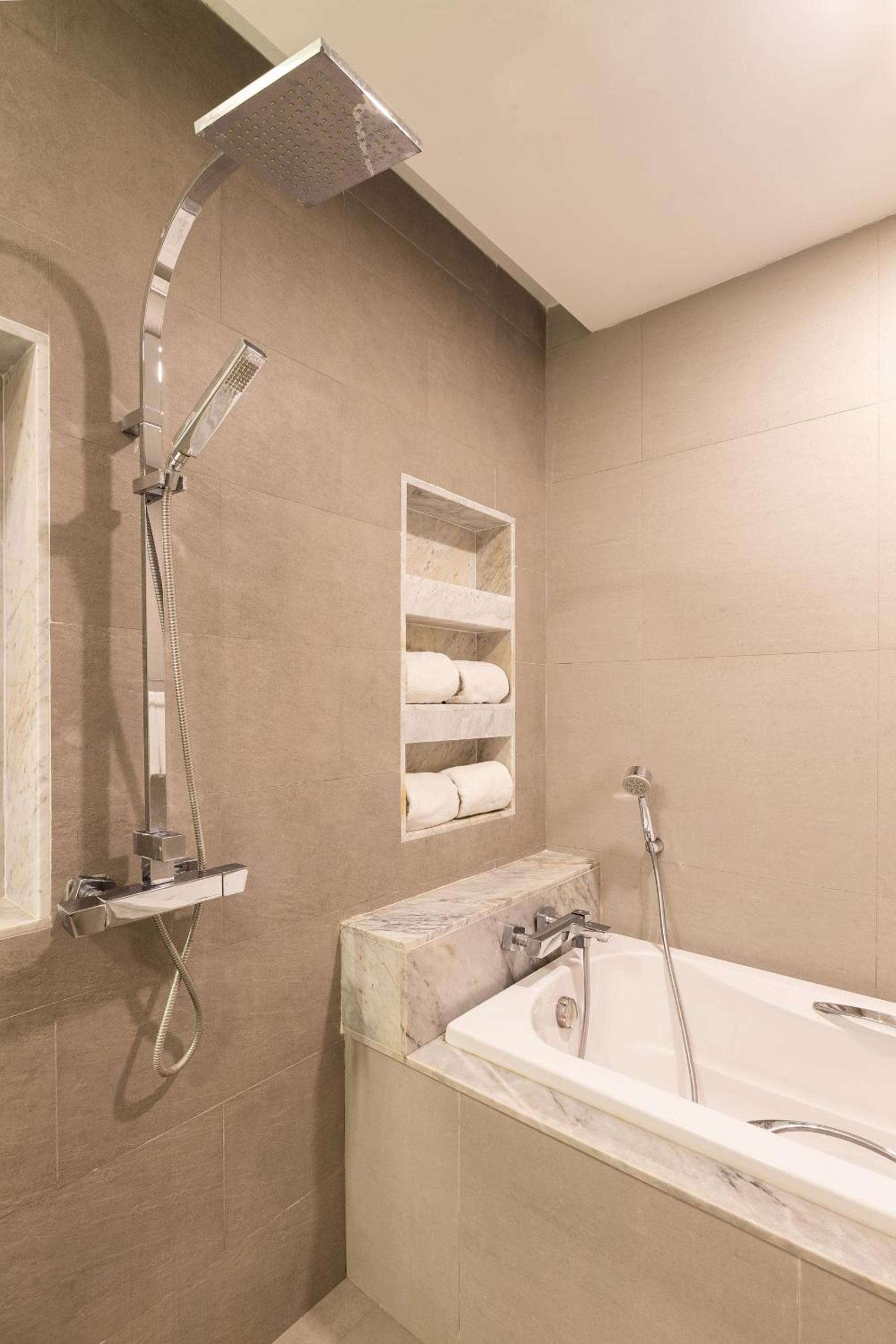 Deluxe Family Quad Room with Breakfast  - Photo 3