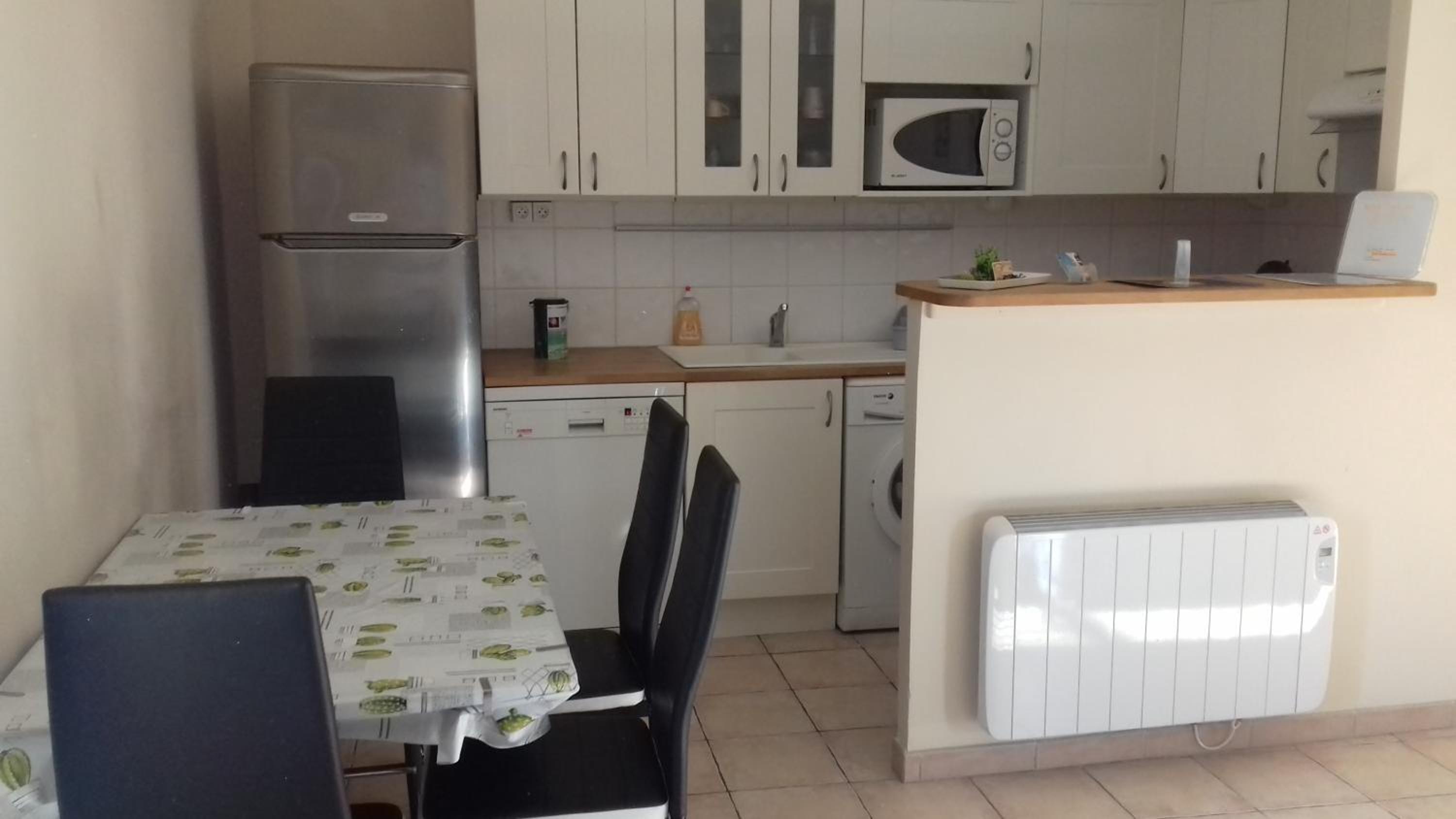 Two-Bedroom Apartment - Photo 3