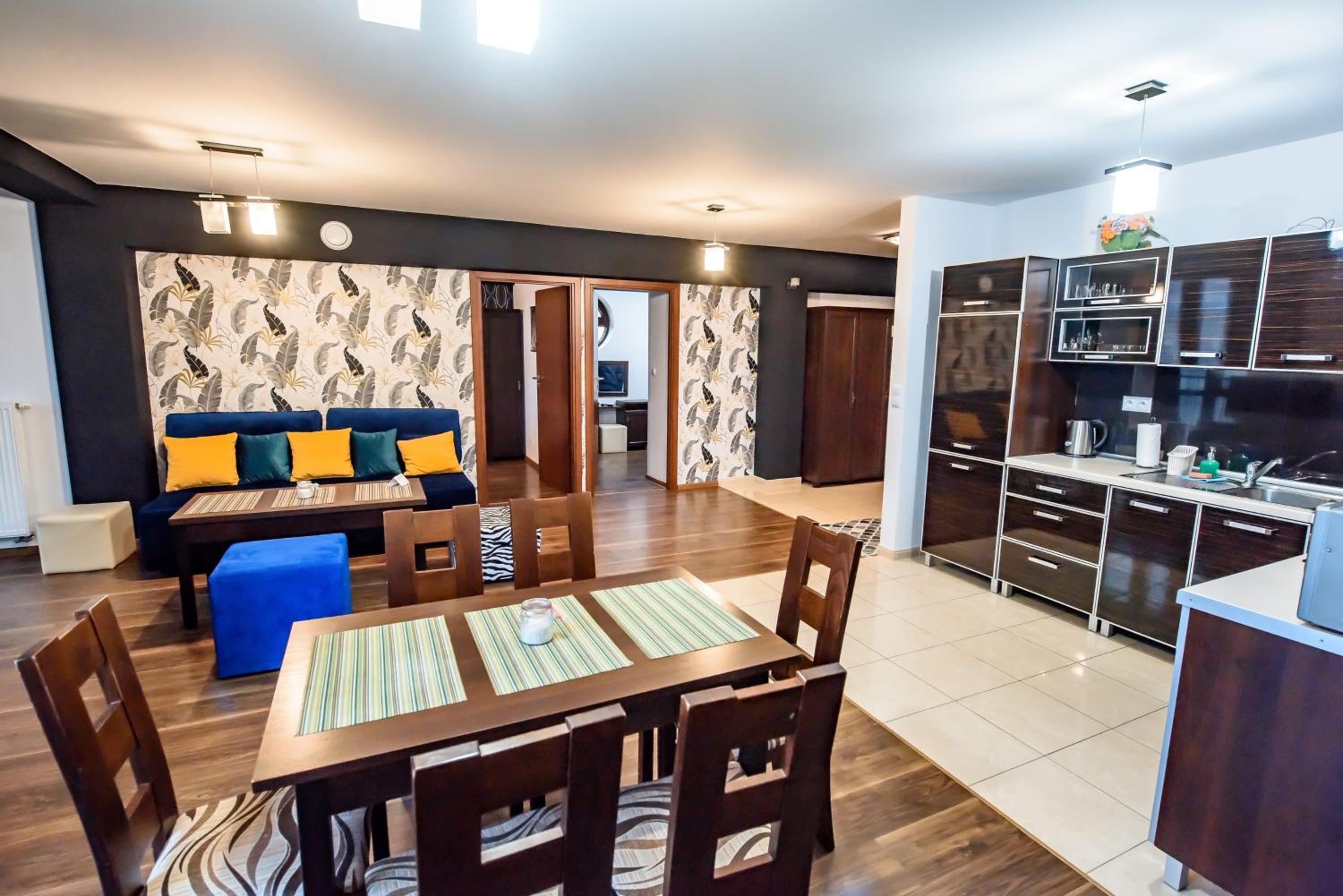 Two-Bedroom Apartment with Paid Garage photo 1
