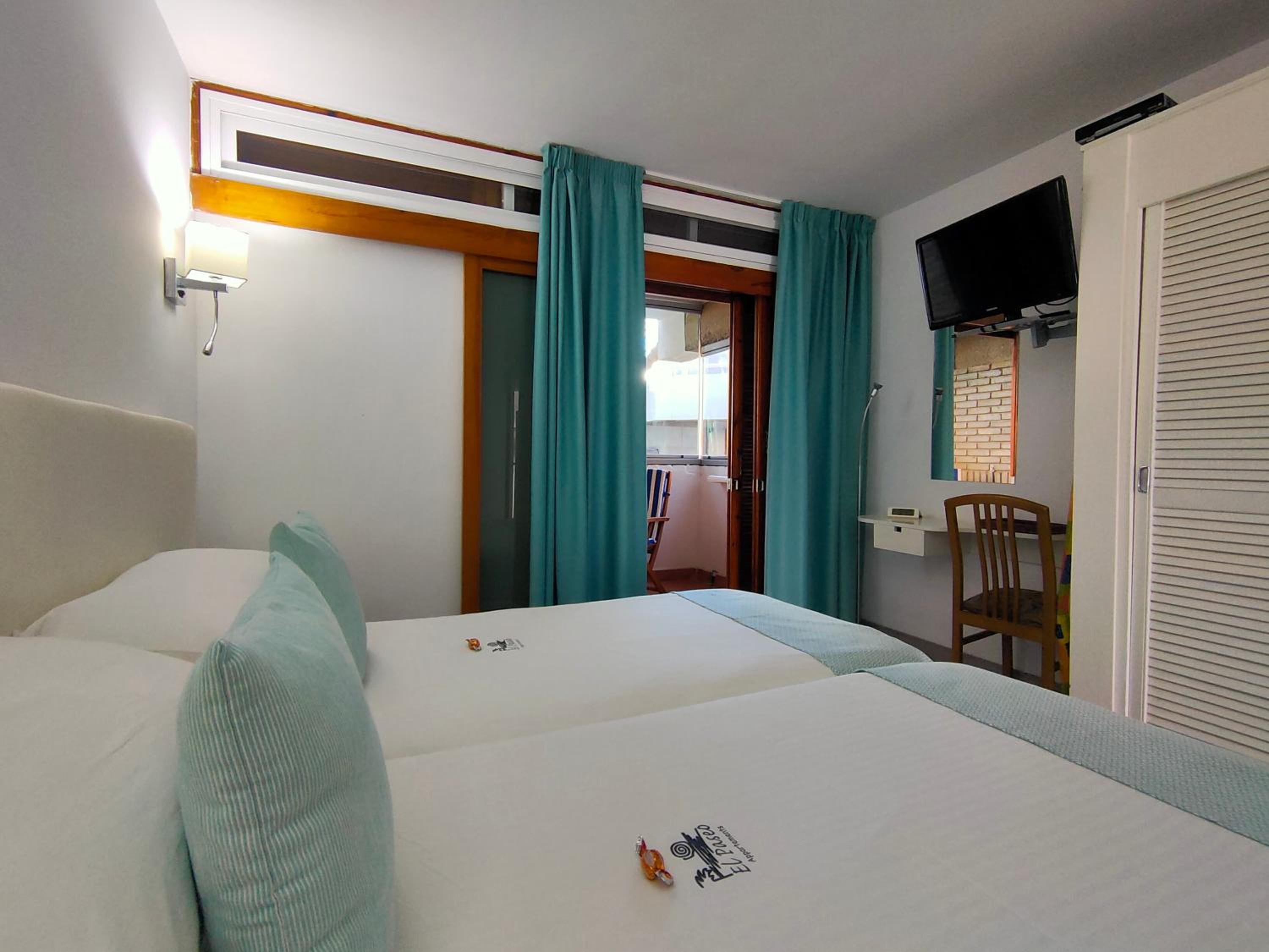 Apartamento de una habitación con vista a la piscina