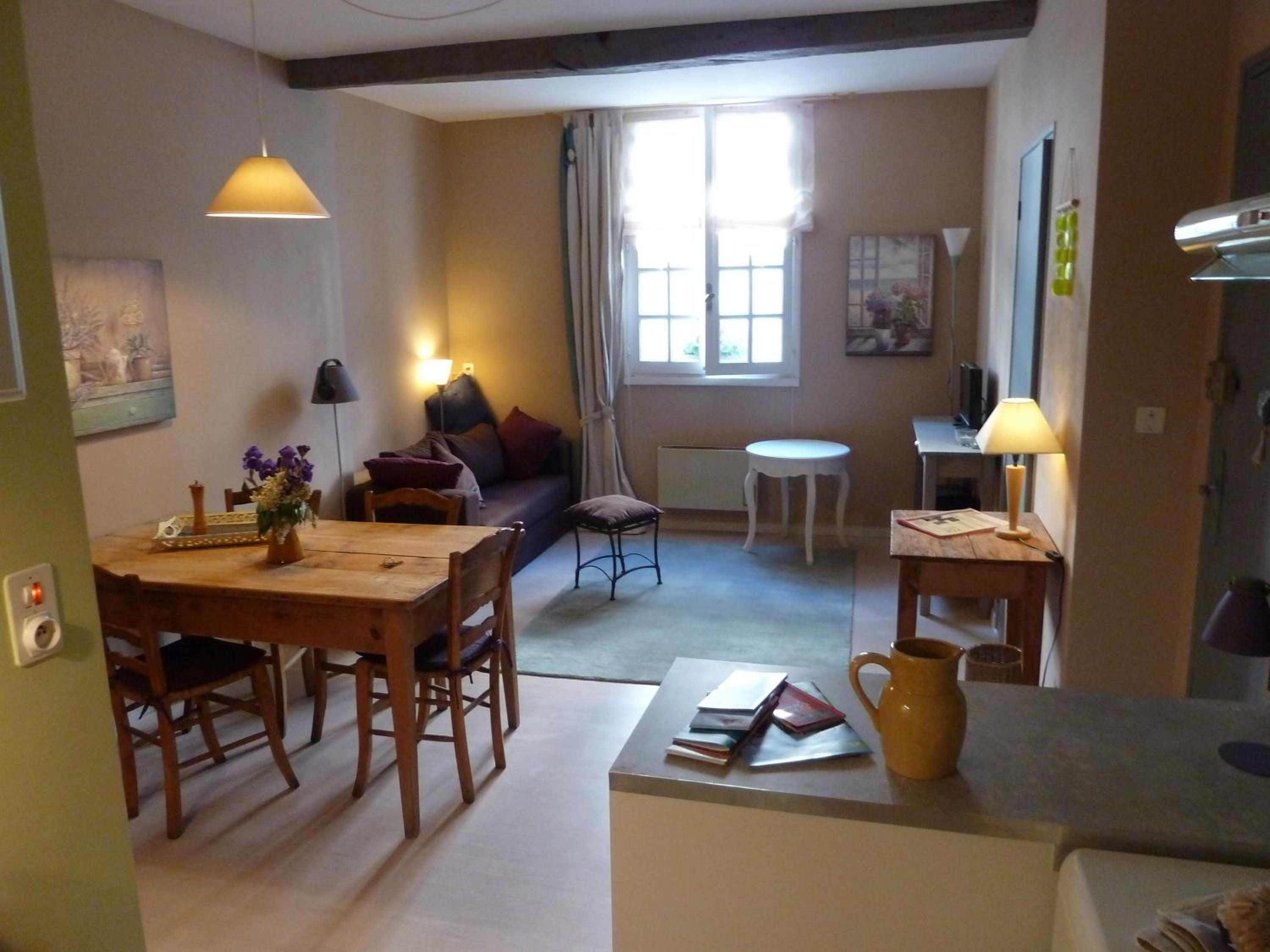 Apartment photo 2