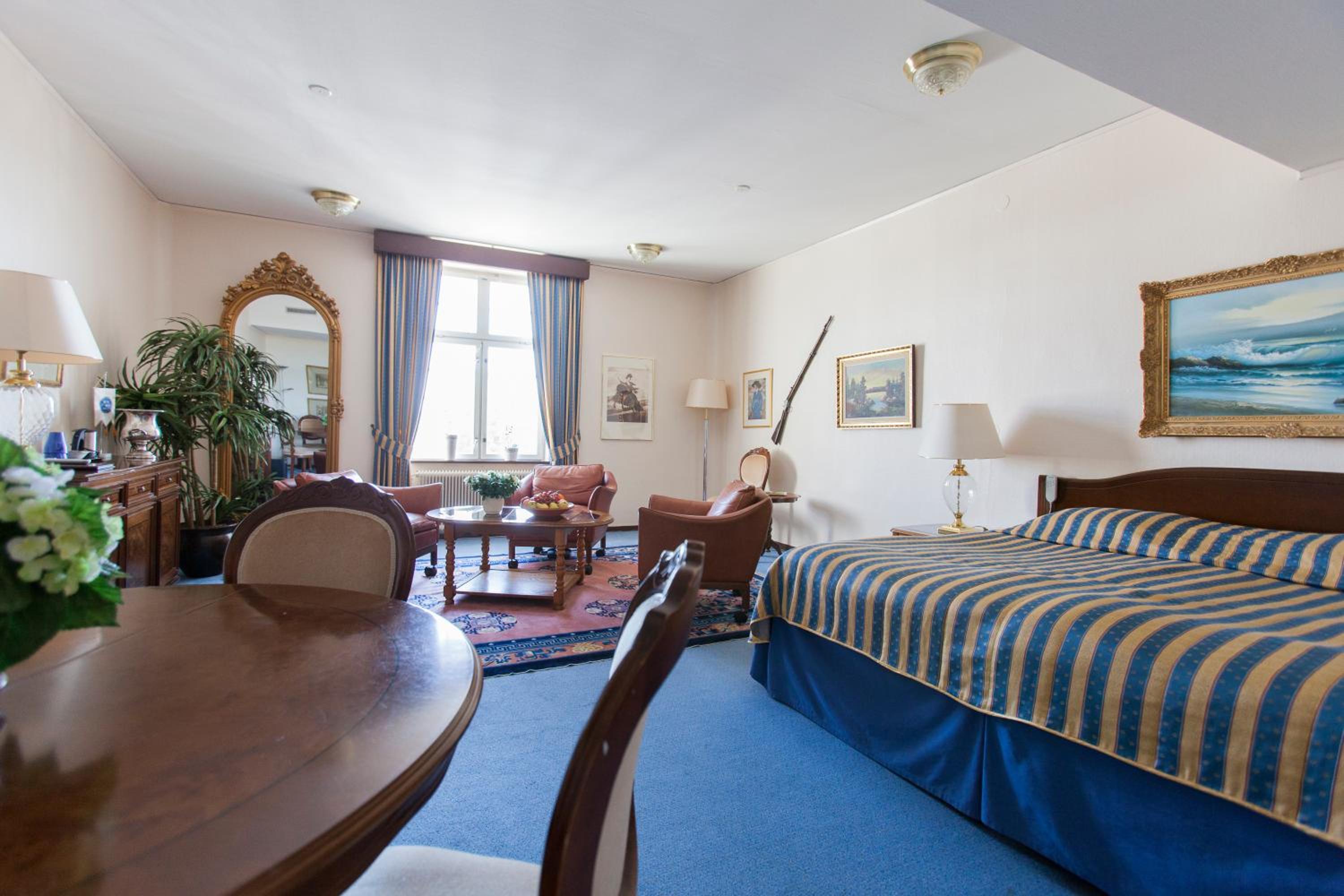 Suite photo 1
