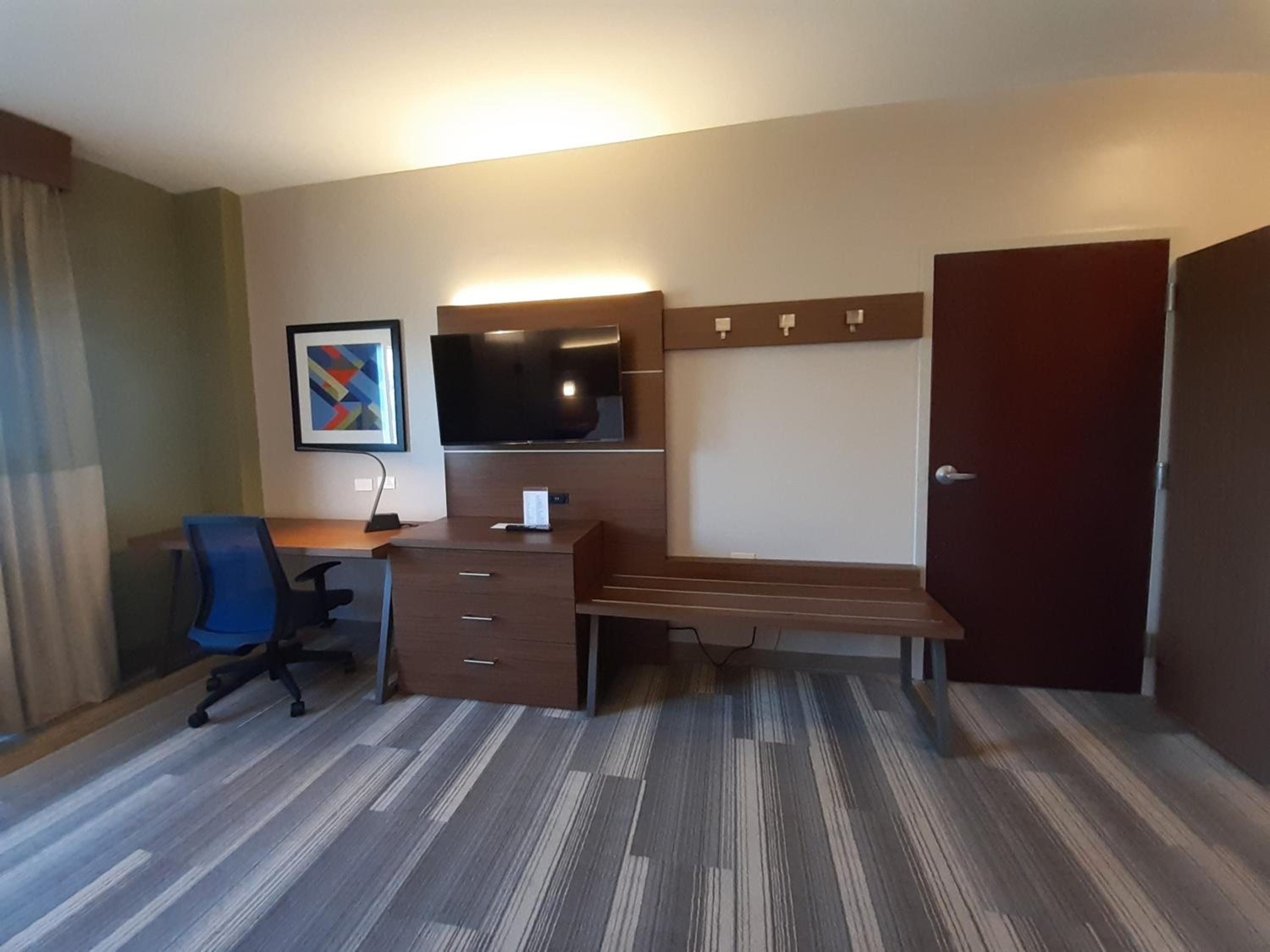 Standard King Room - Communications Accessible - Photo 1