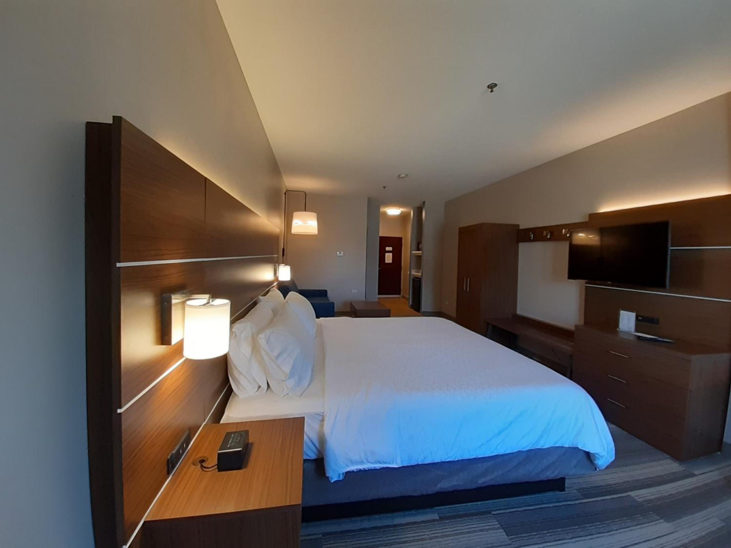King Suite - Photo 2