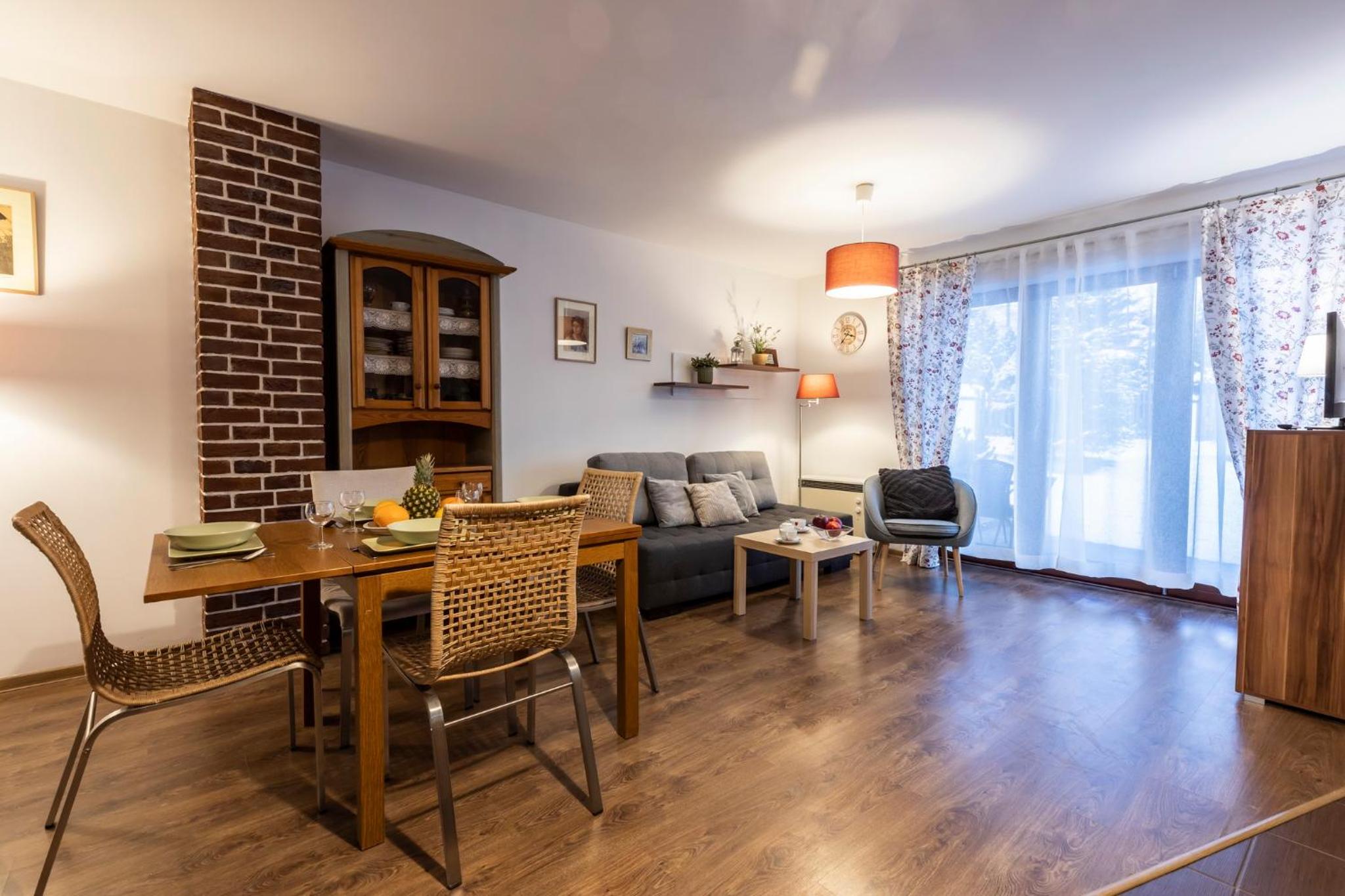 One-Bedroom Apartment - Photo 6
