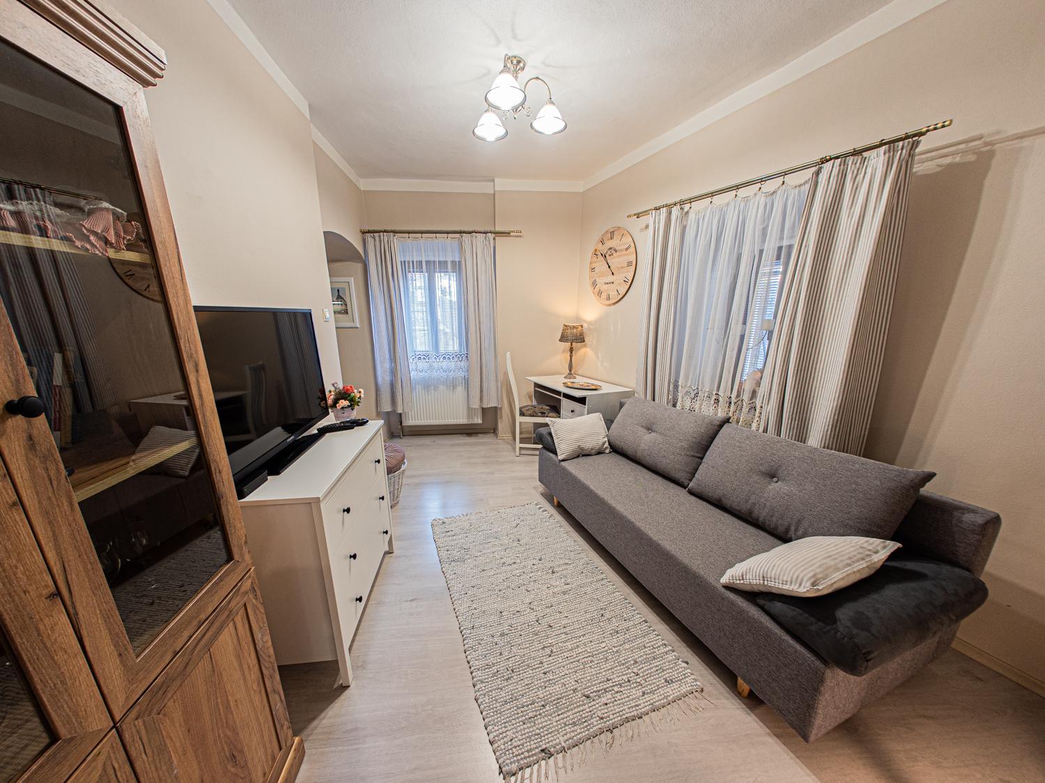 Apartment - Ground Floor - Photo 11