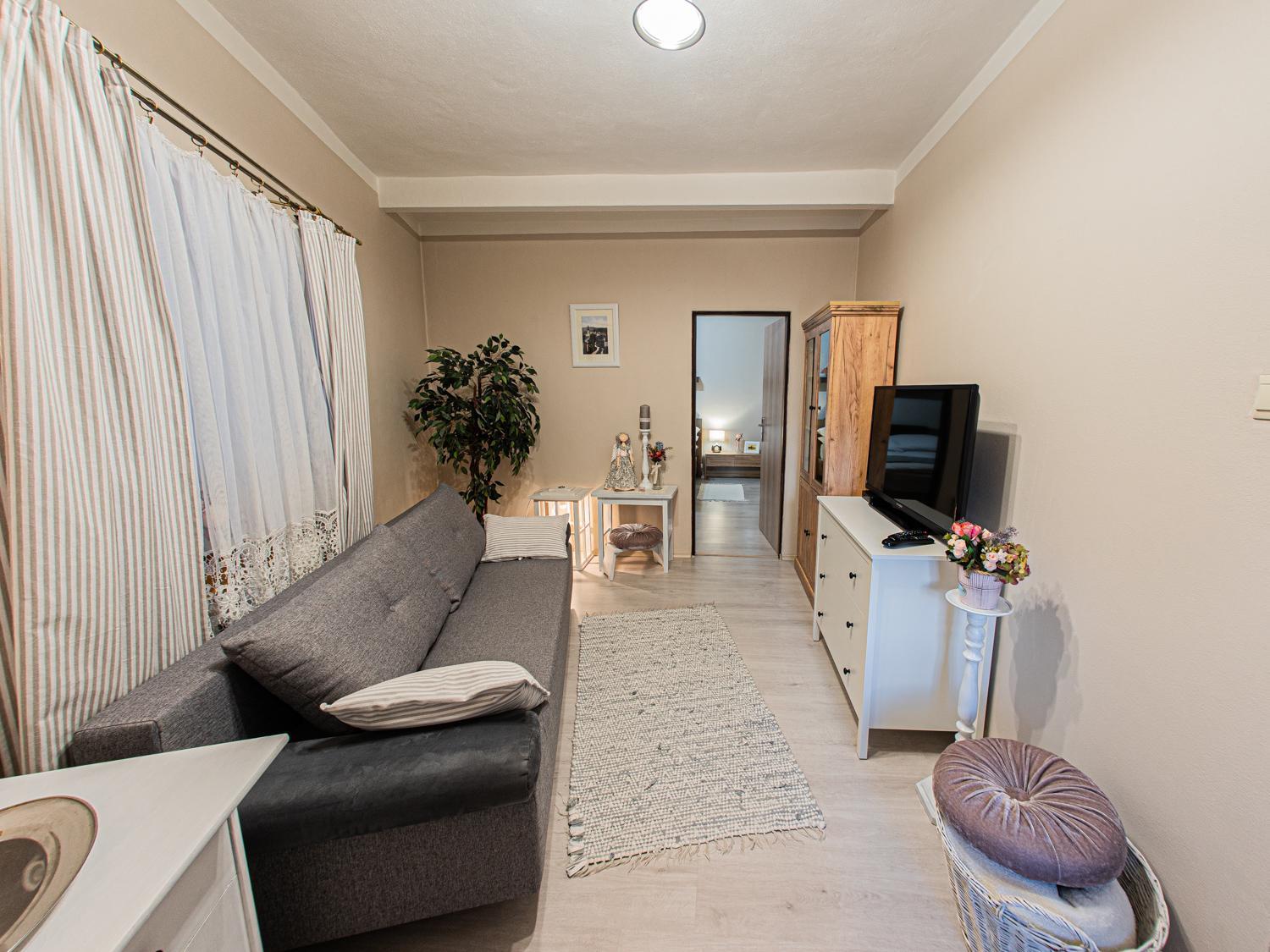 Apartment - Ground Floor - Photo 1