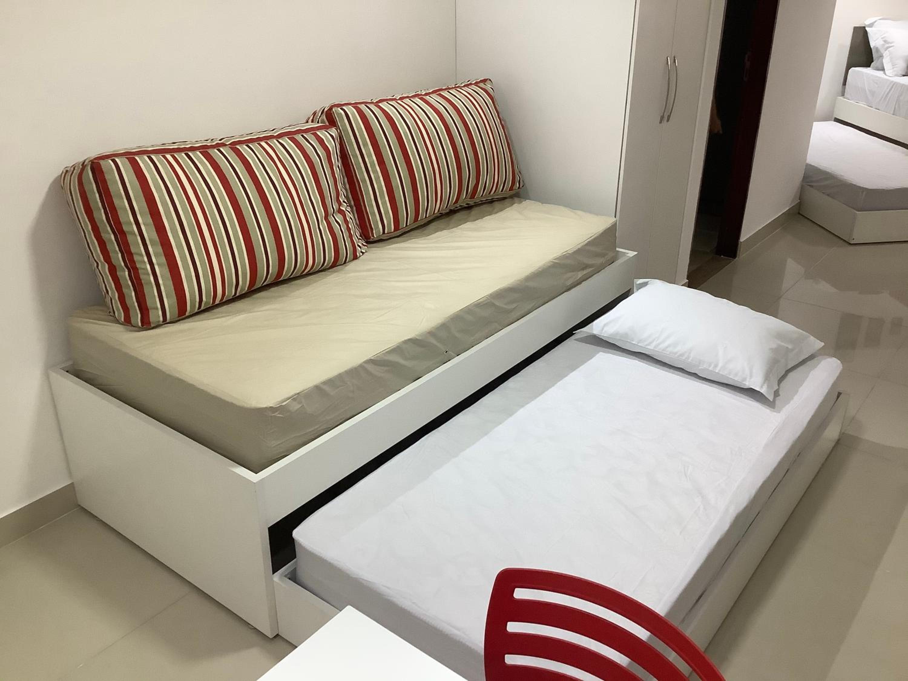 One-Bedroom Apartment - Photo 4