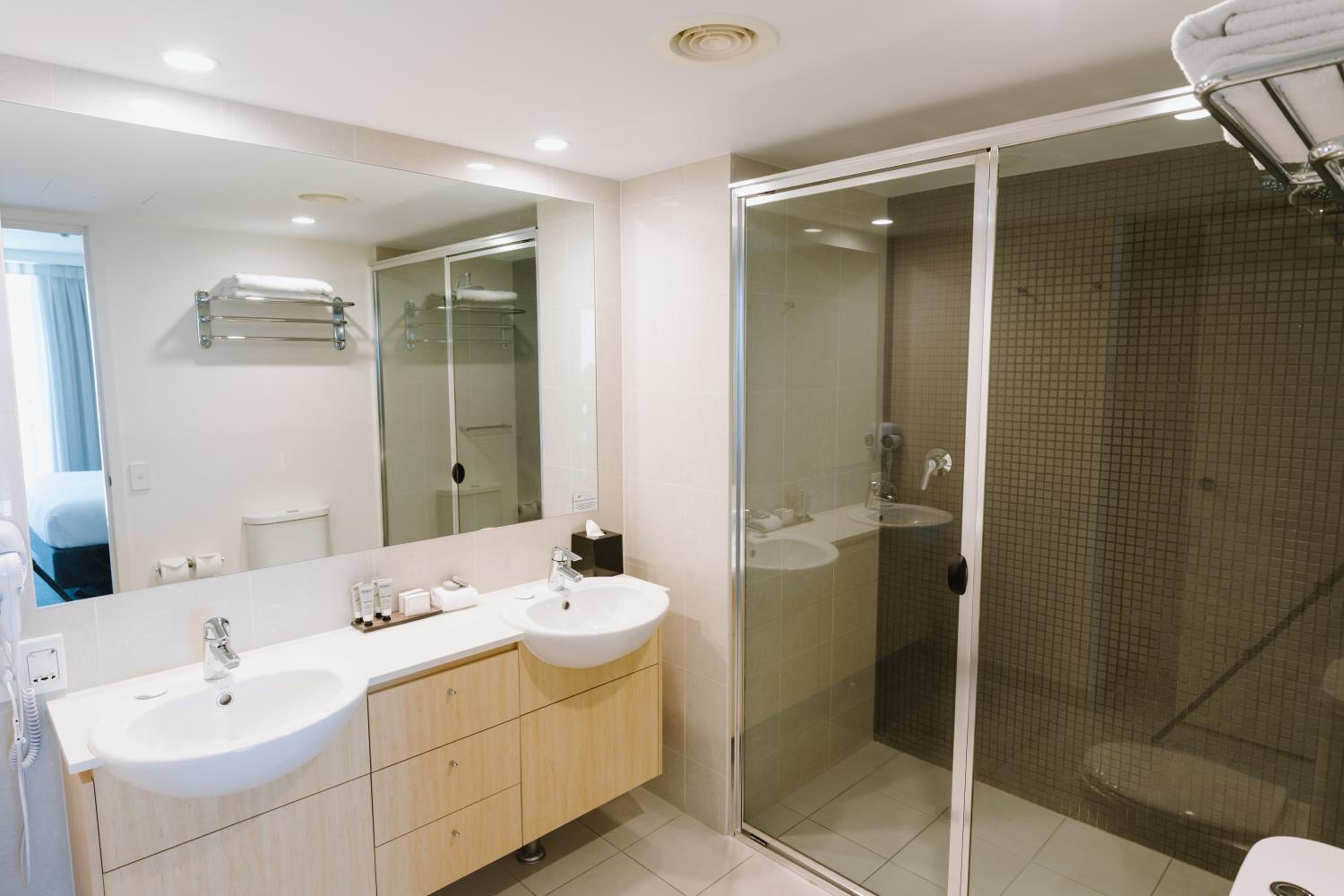 One-Bedroom Pool View Suite - Photo 5