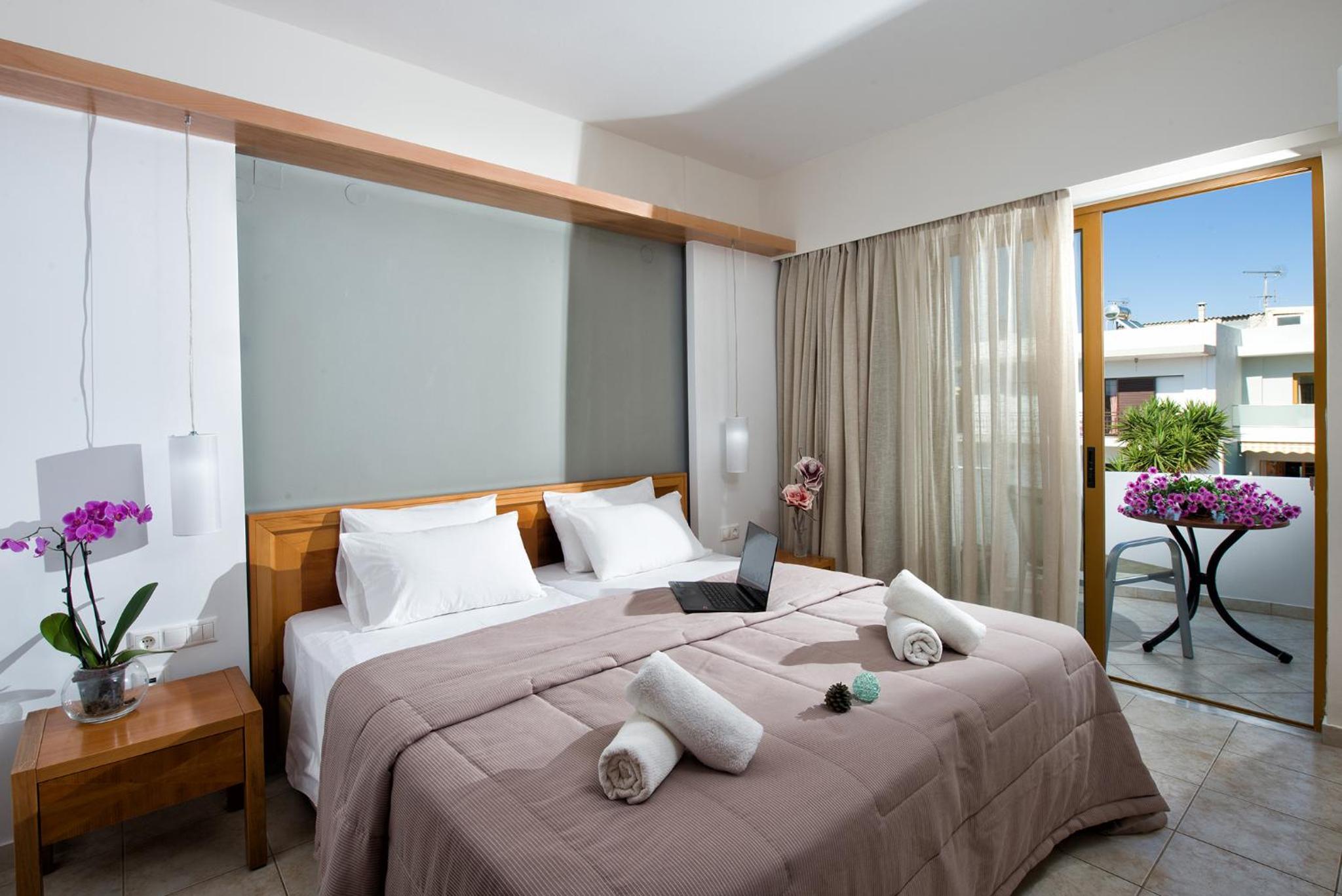 One Bedroom Apartment with Pool View photo 1