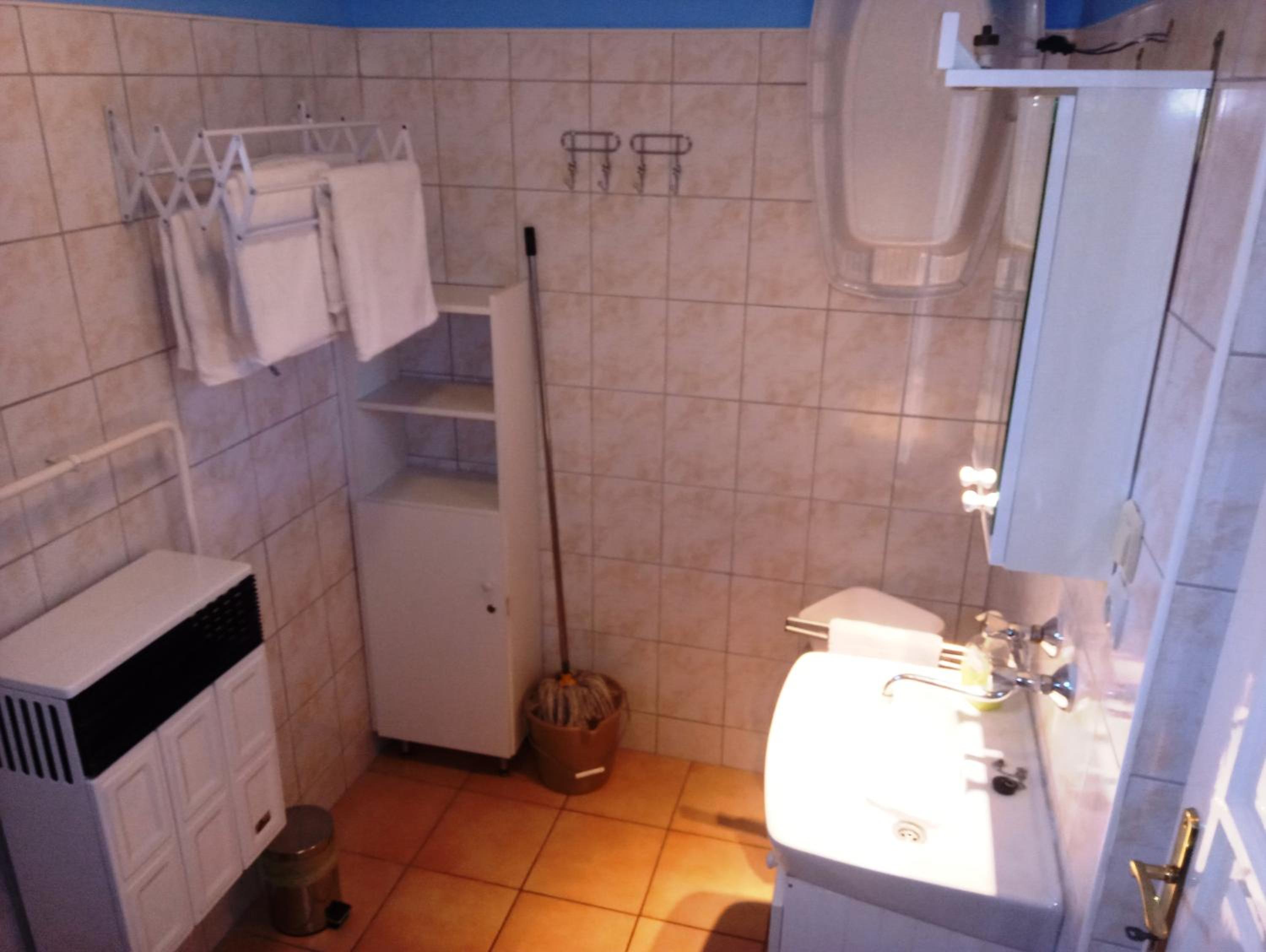 One-Bedroom Apartment - Photo 17