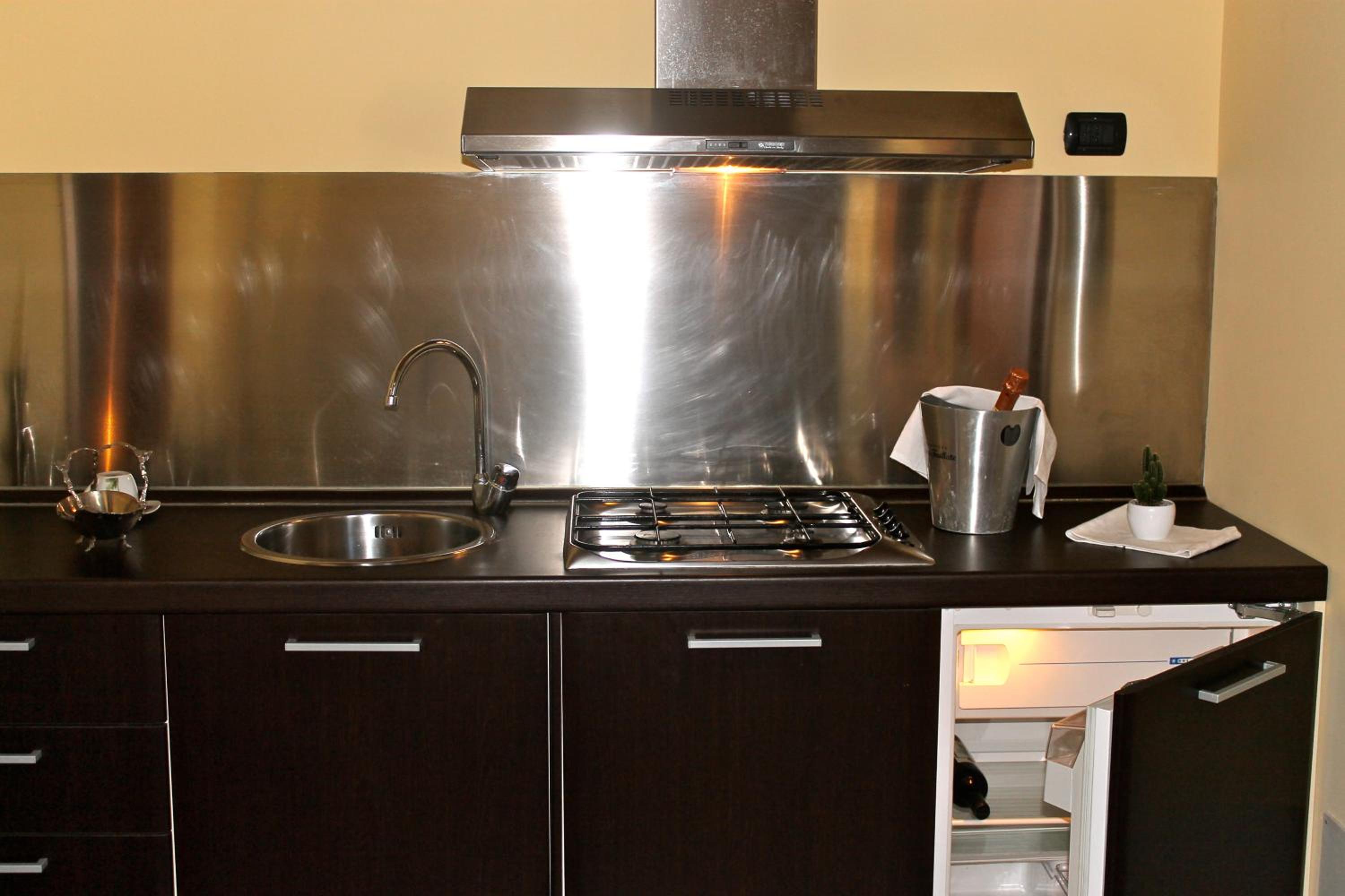 Bungalow with Kitchenette - Photo 4