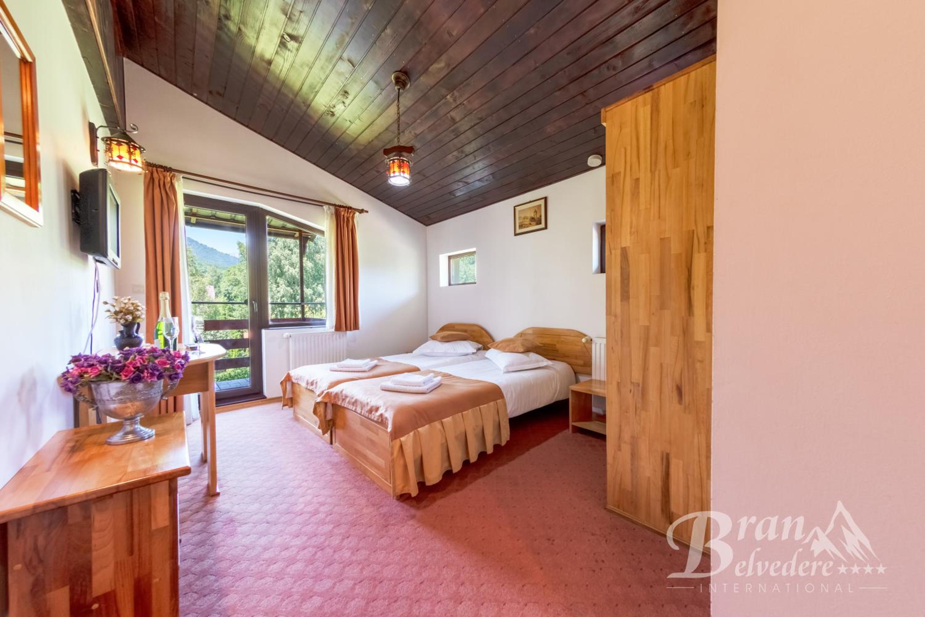 Small Twin Room photo 1