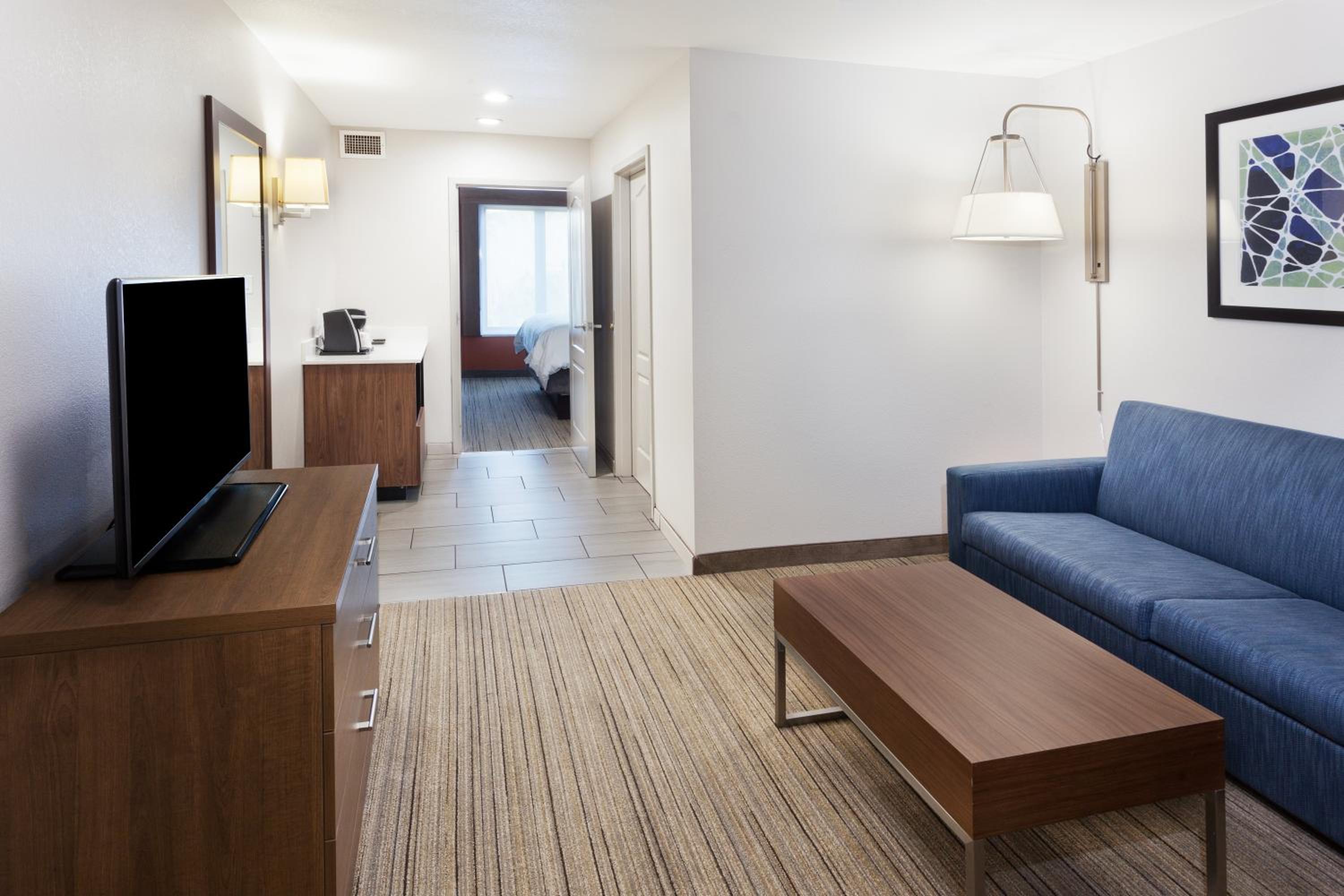 King Suite with Sofa Bed - Photo 4