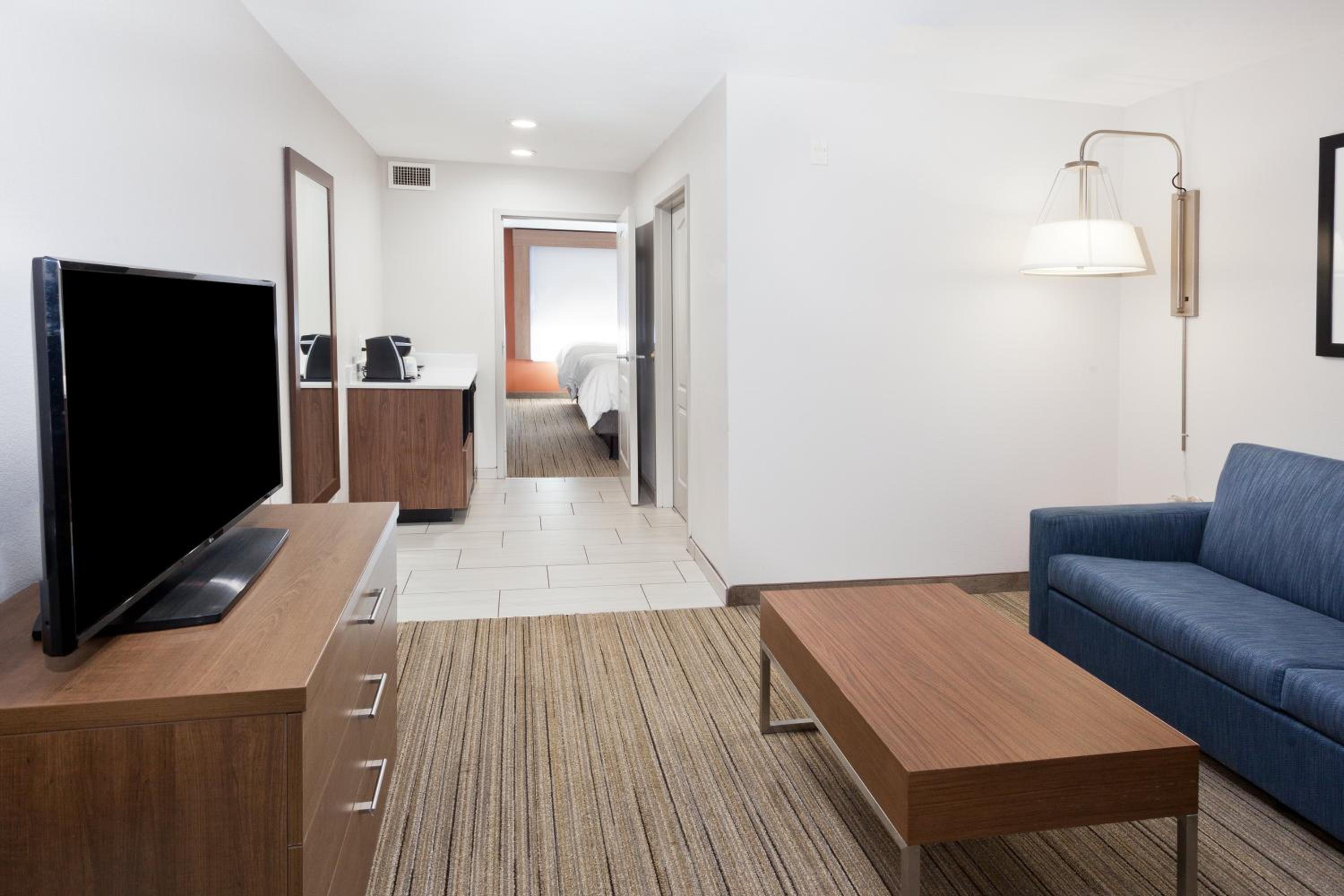 Queen Suite with Two Queen Beds and Sofa Bed - Photo 1
