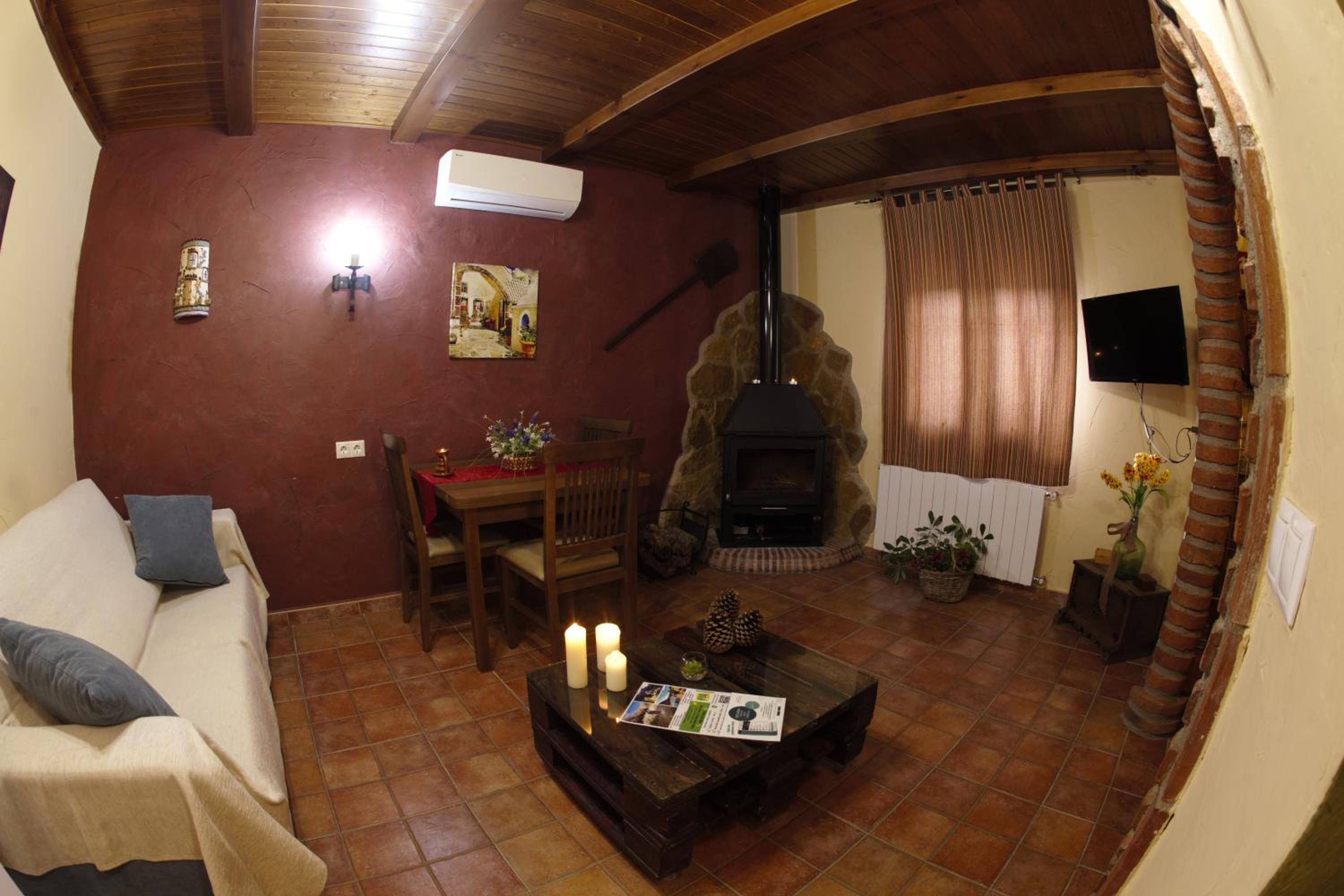 One Room Apartment - Photo 7