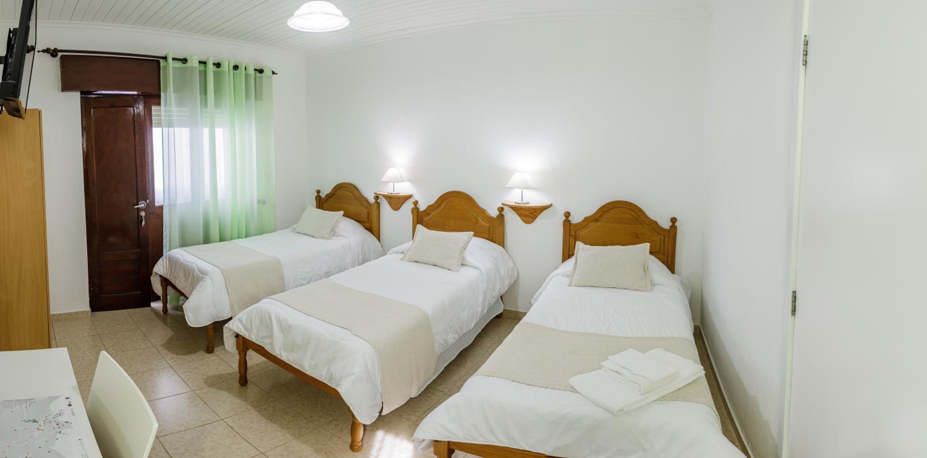 Triple Room with Private Bathroom photo 3