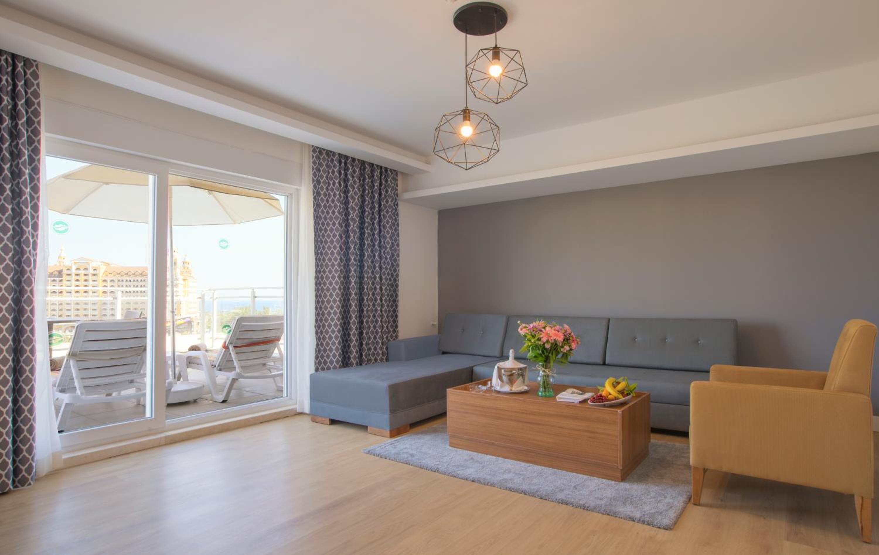 Deluxe Superior Suite