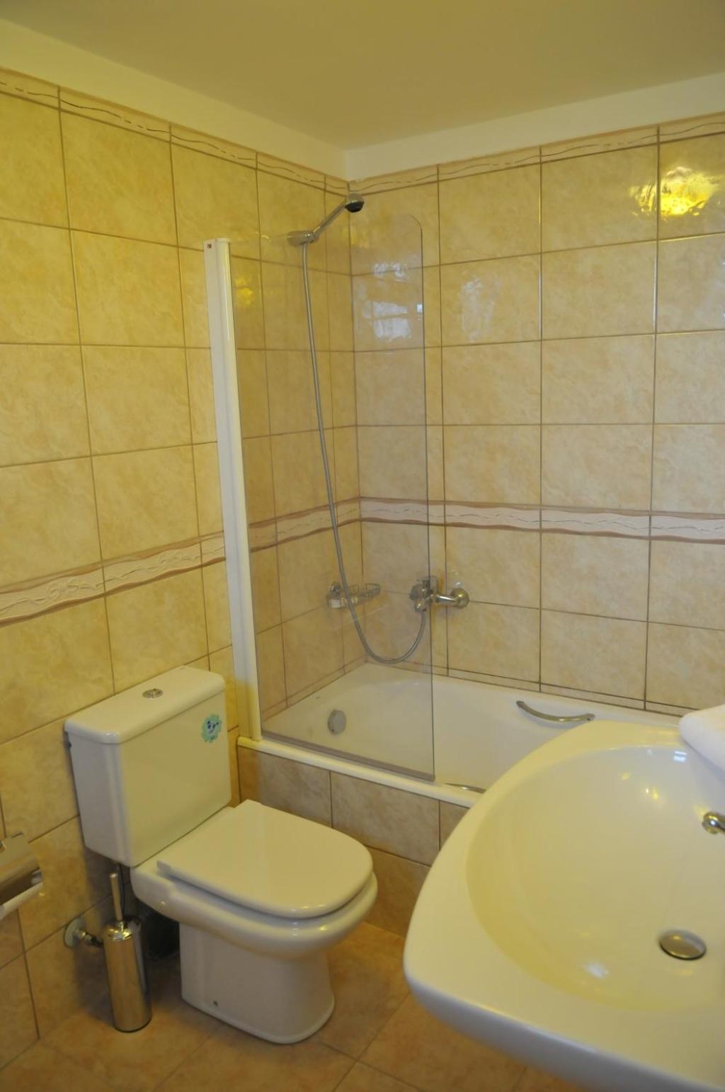 One-Bedroom Apartment with Sea View - Photo 5