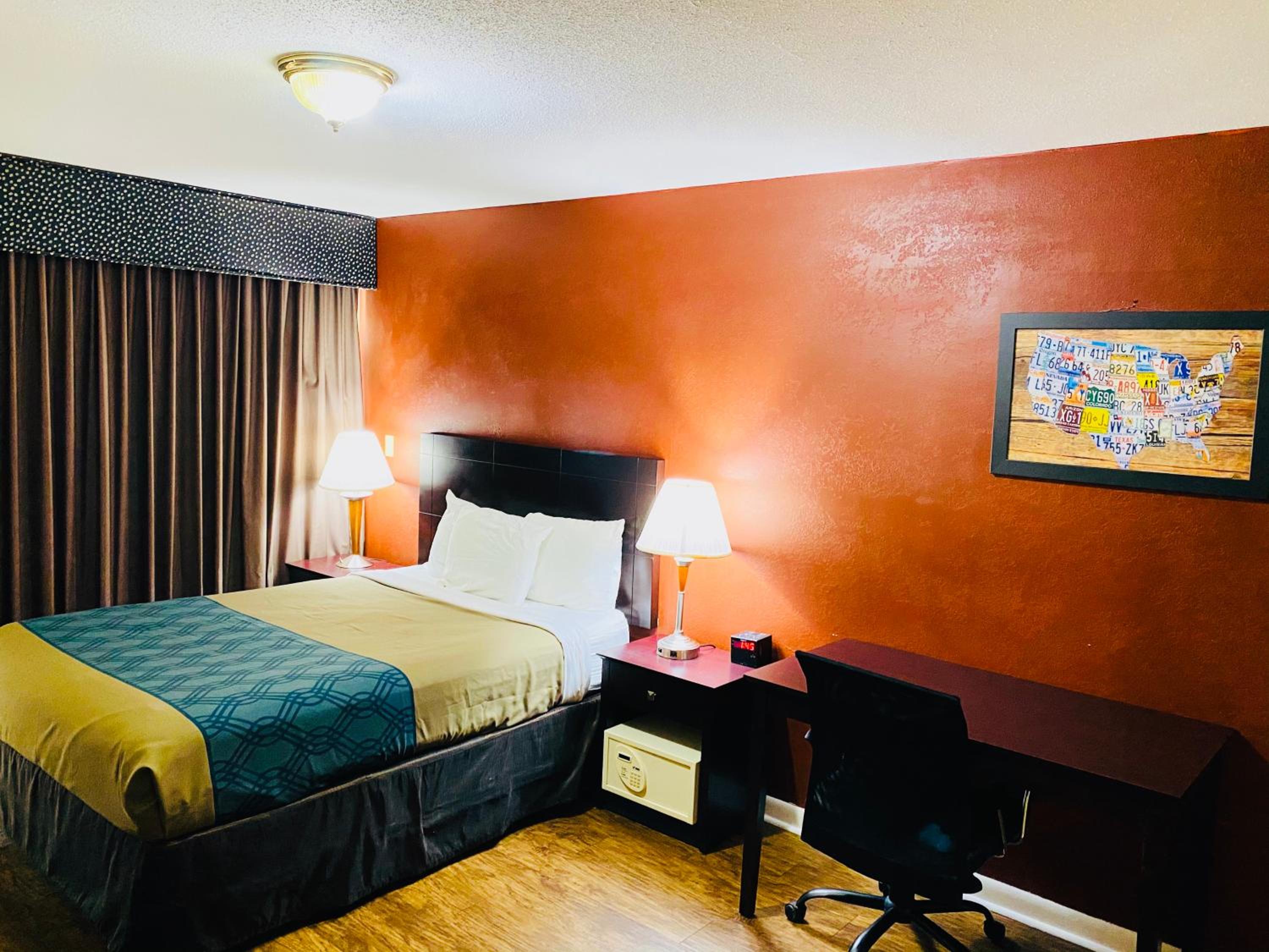 Queen Room - Accessible/Nonsmoking photo 1