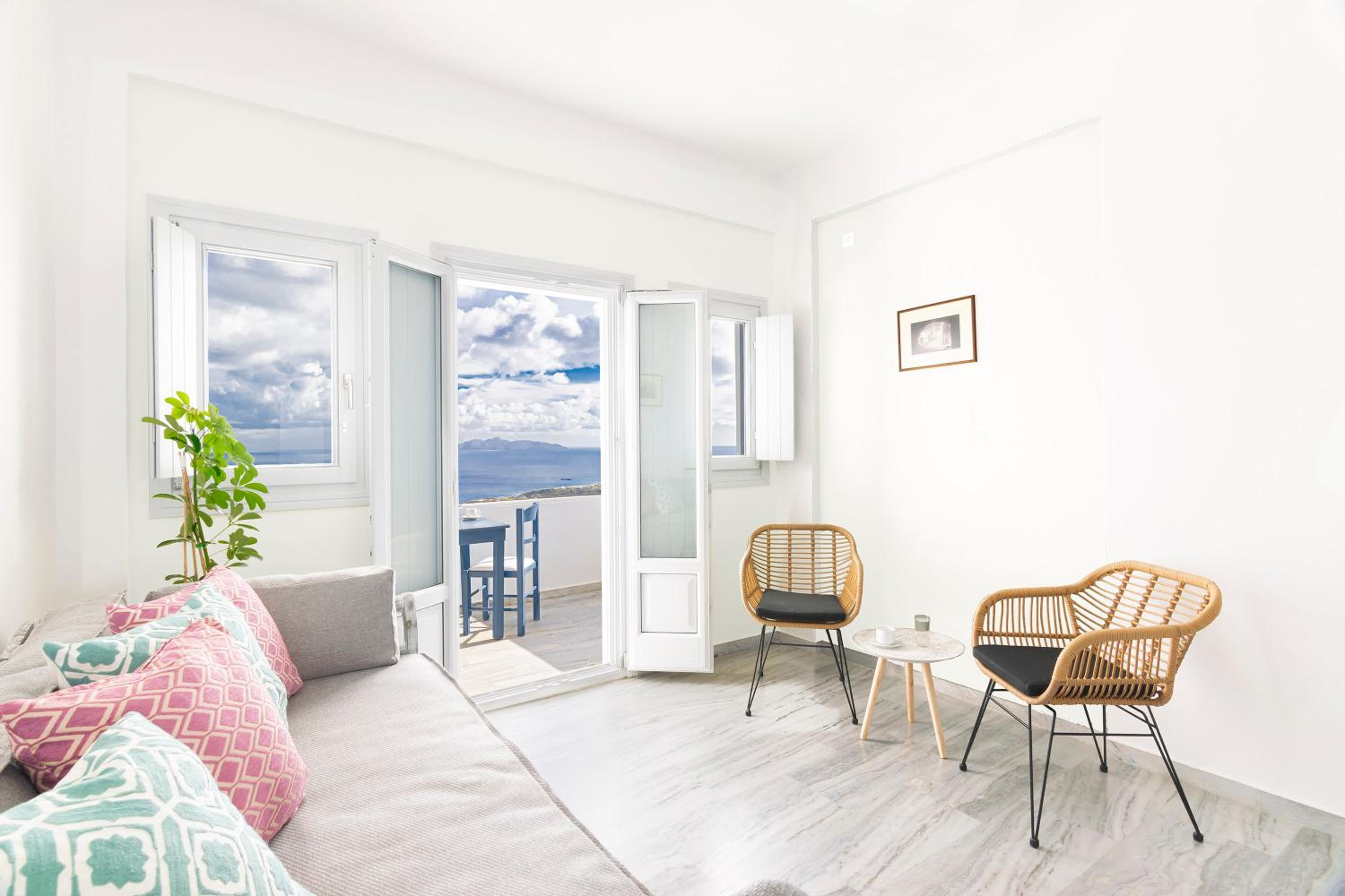 Premium Suite with Sea View - Photo 15