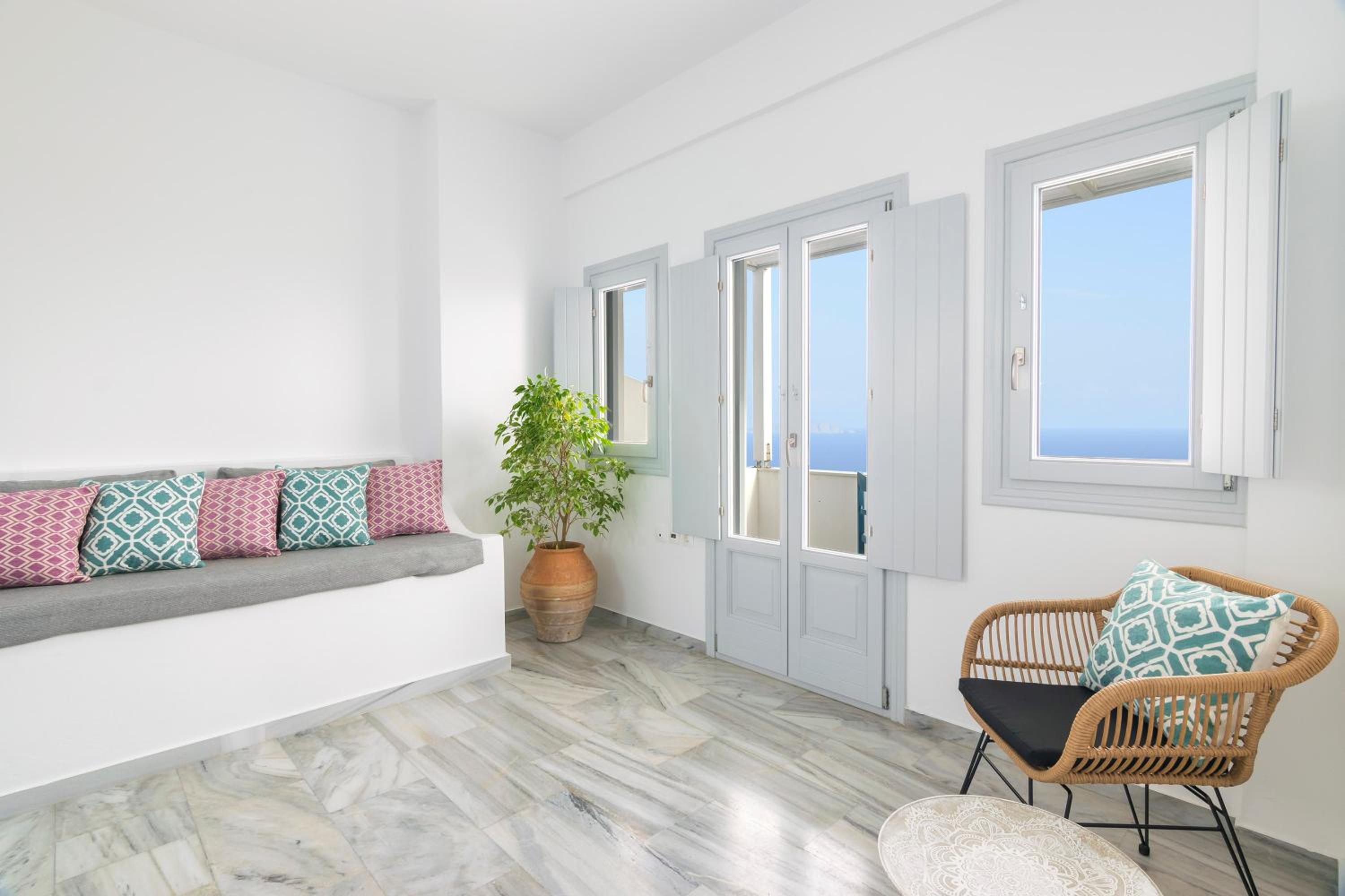 Premium Suite with Sea View - Photo 29