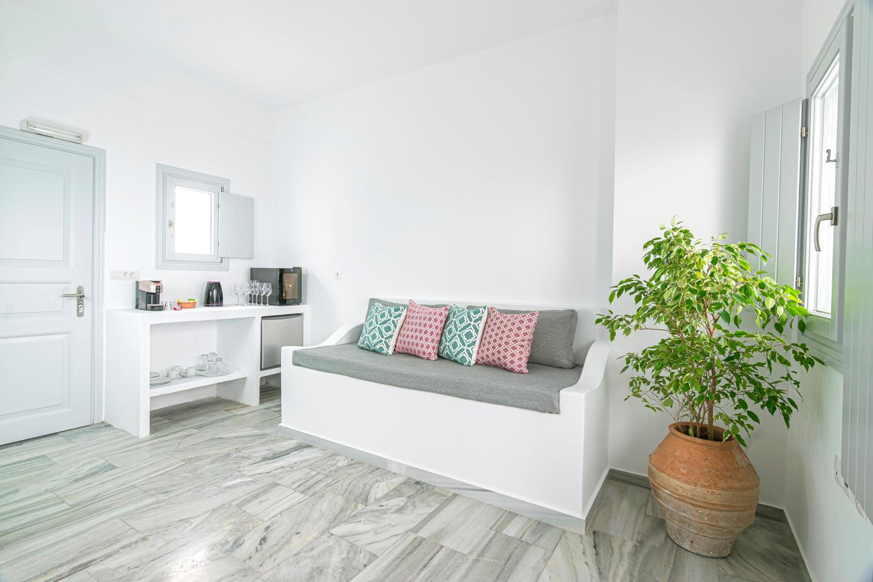 Premium Suite with Sea View - Photo 3