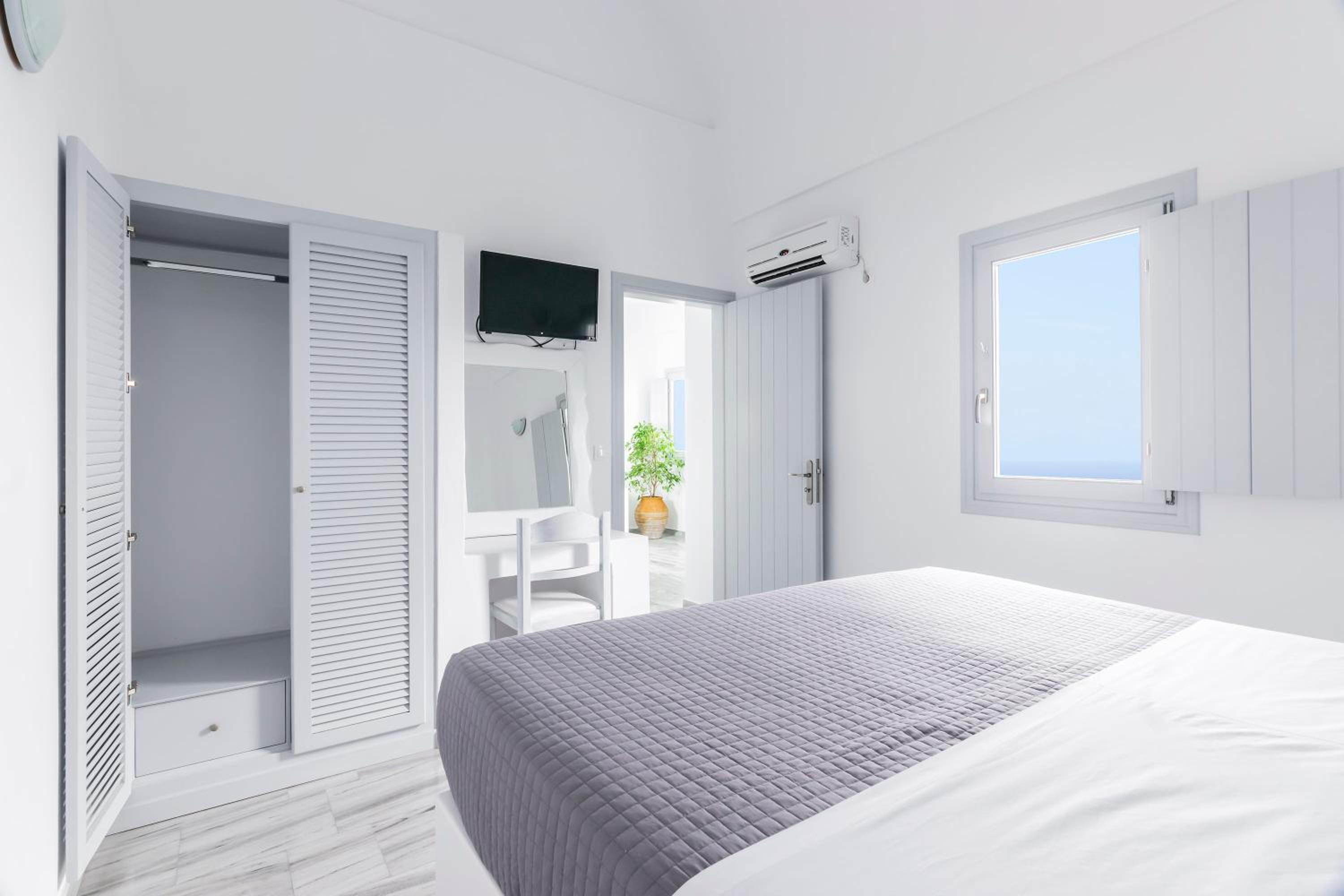 Premium Suite with Sea View - Photo 28