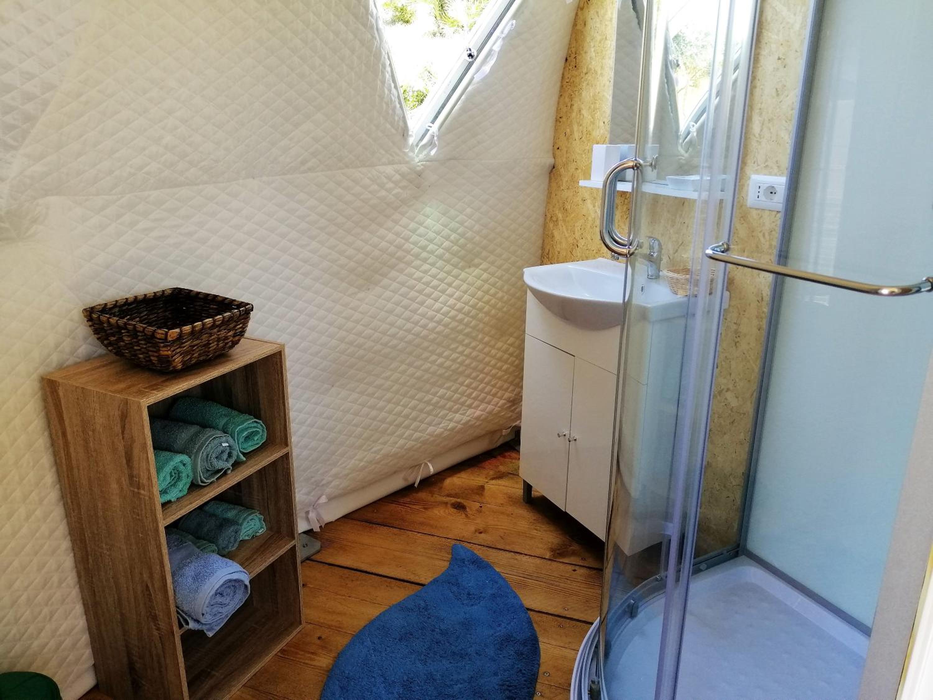 Bungalow with Sea View - Photo 32