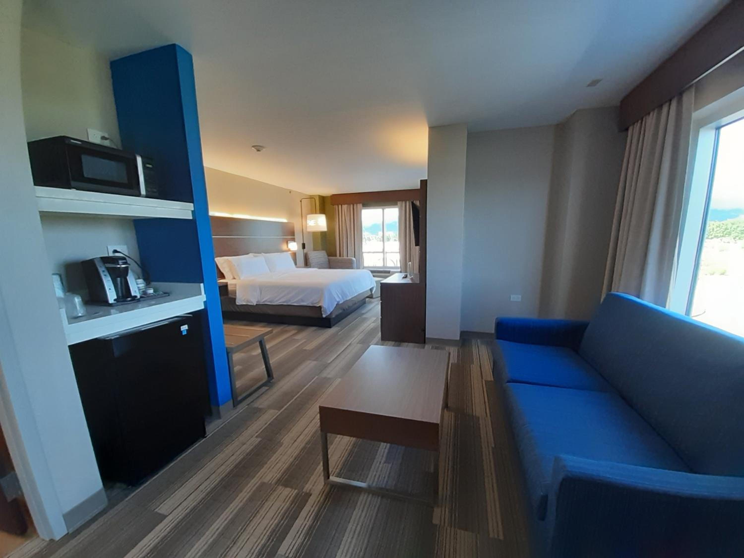 King Suite with Sofa Bed - Photo 2