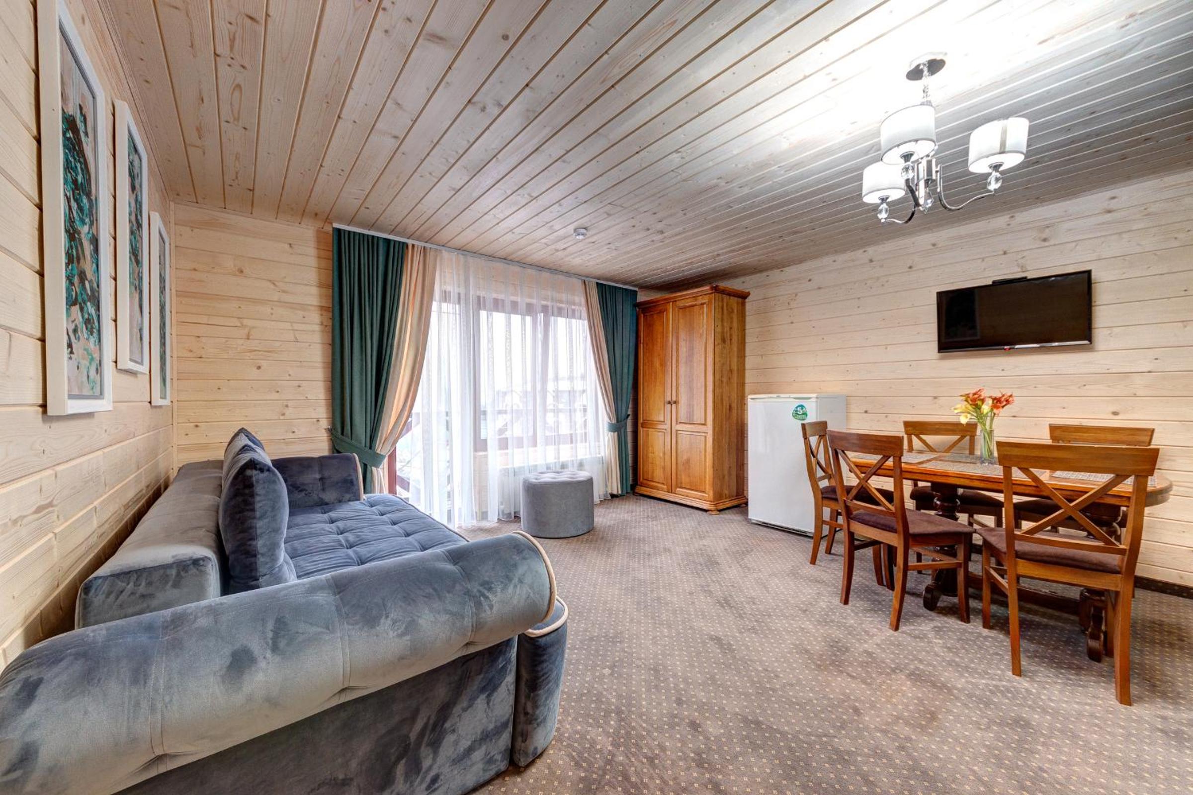 Suite with Kitchen and Spa Access