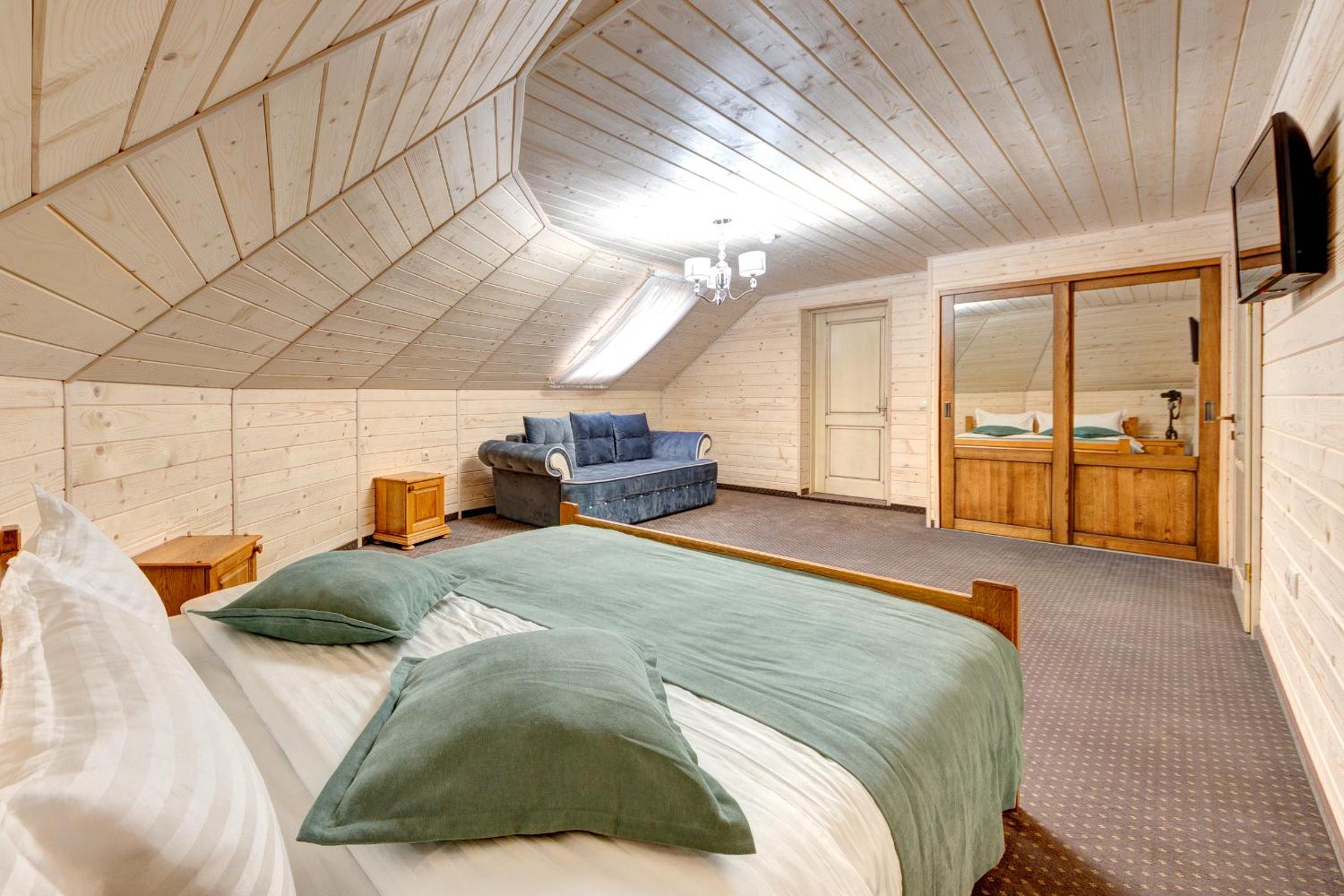 Suite with Kitchen and Spa Access