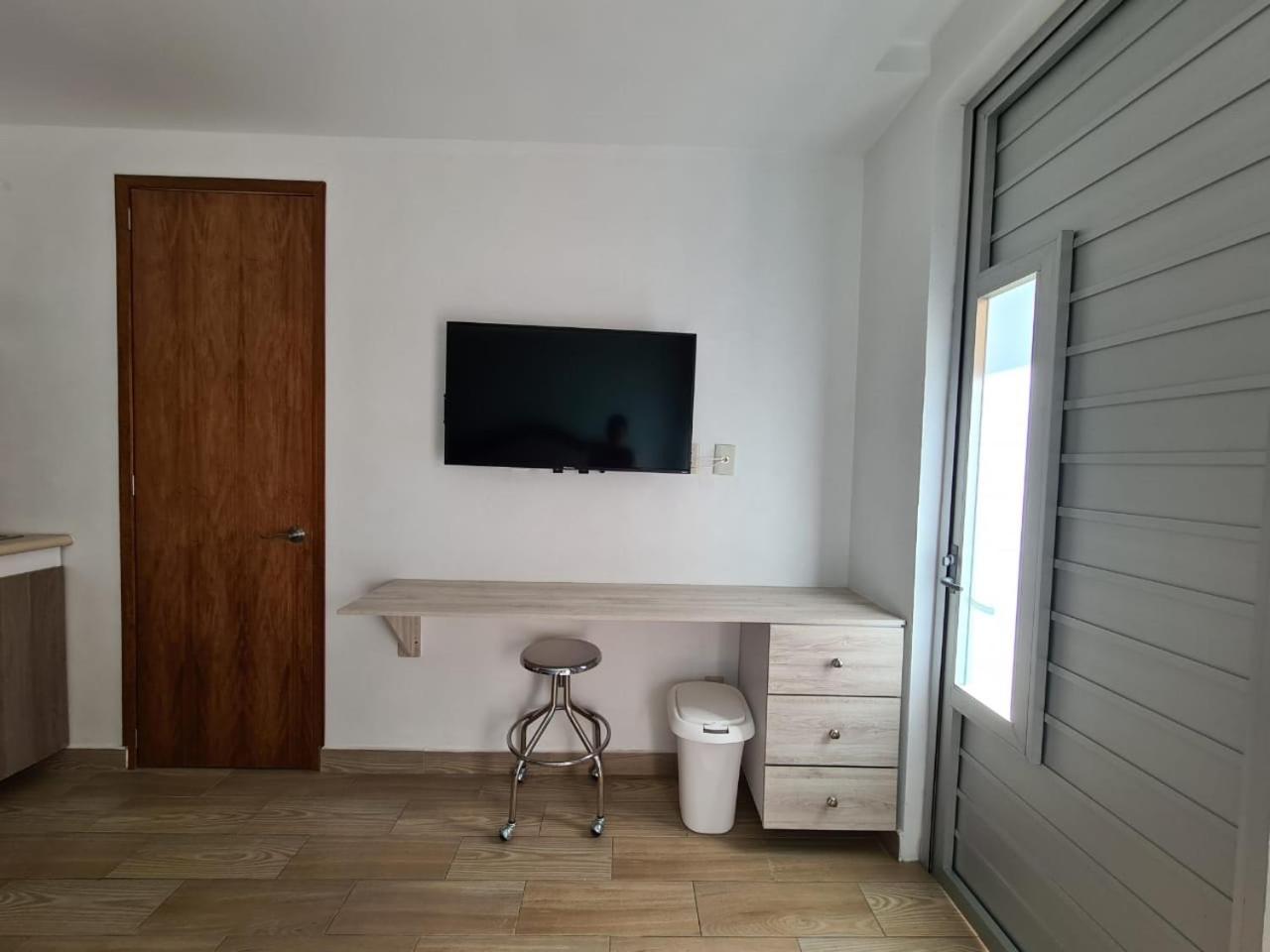 One-Bedroom Apartment - Photo 6