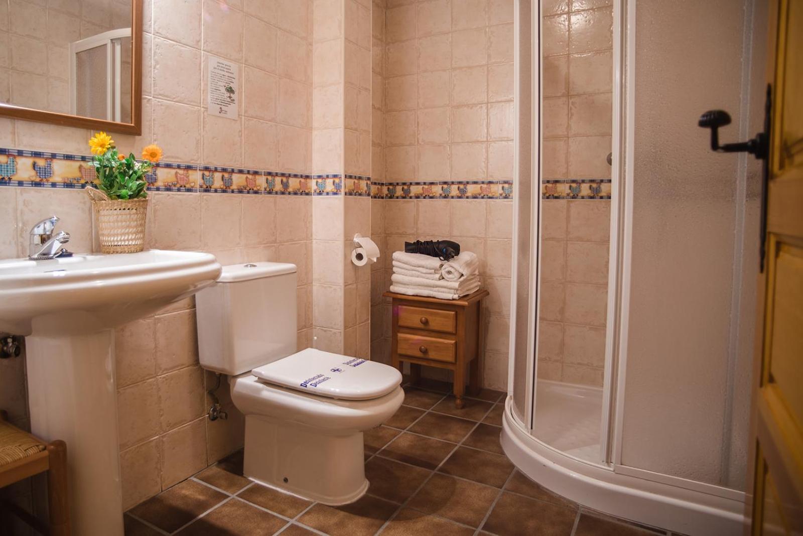 One-Bedroom Apartment - Photo 3