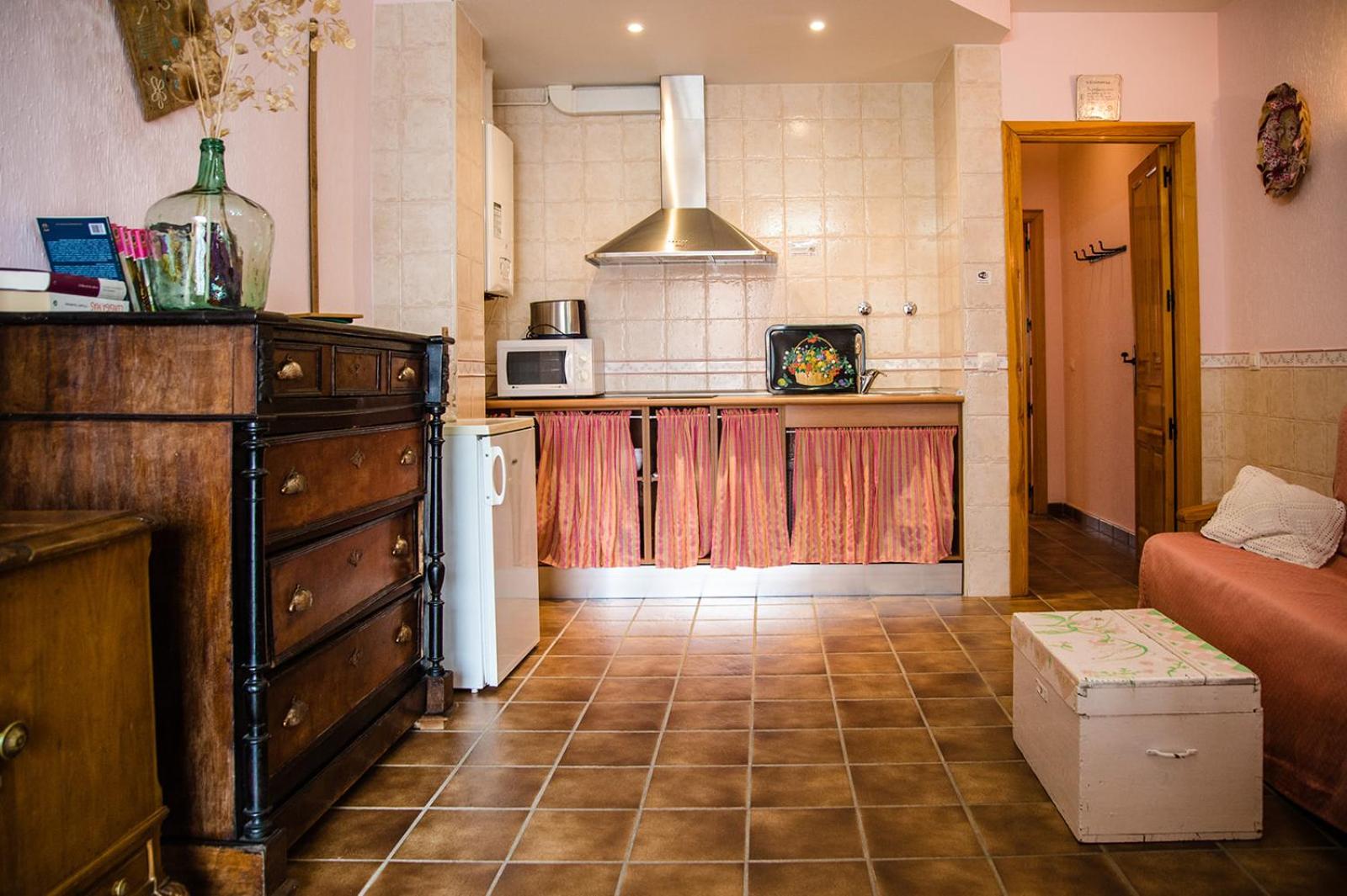 One-Bedroom Apartment - Photo 12