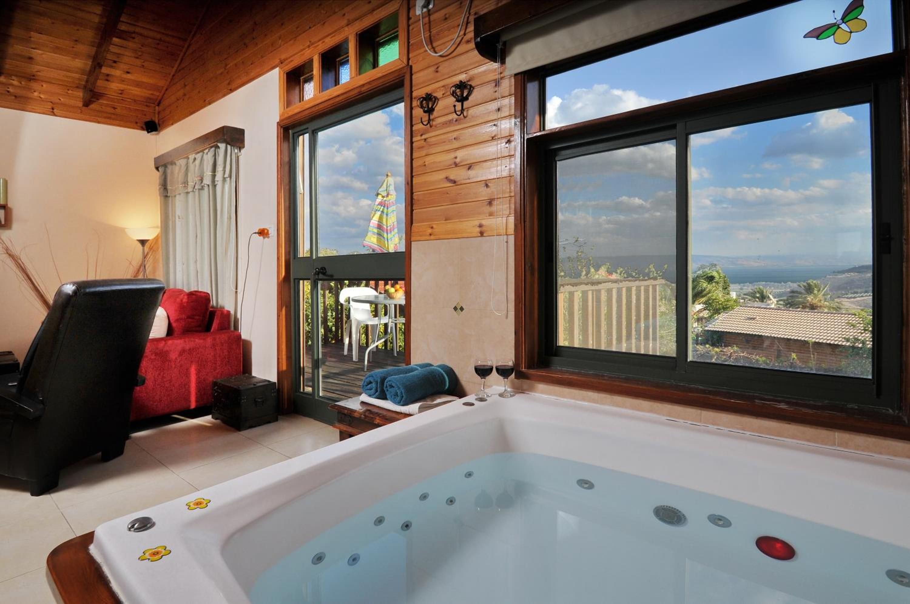 Suite with Spa Bath photo 2
