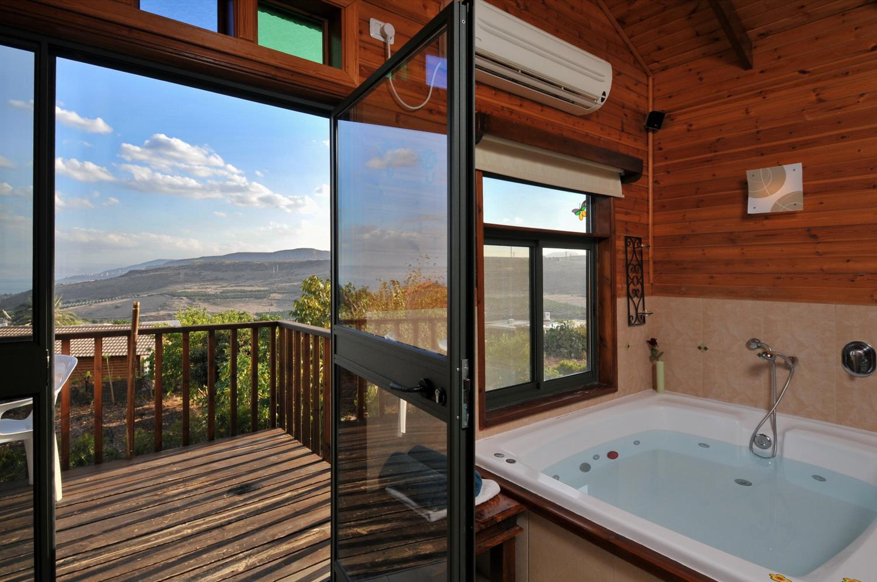 Suite with Spa Bath photo 1